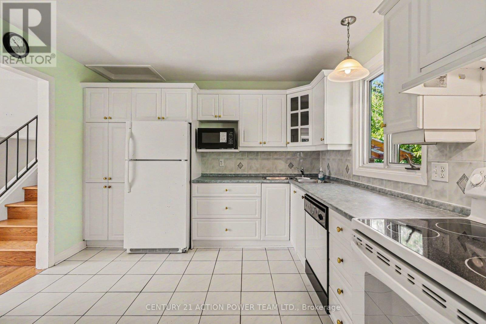 303 Hoylake Crescent, Ottawa, Ontario K1E 1M1 - Photo 14 - X13796220