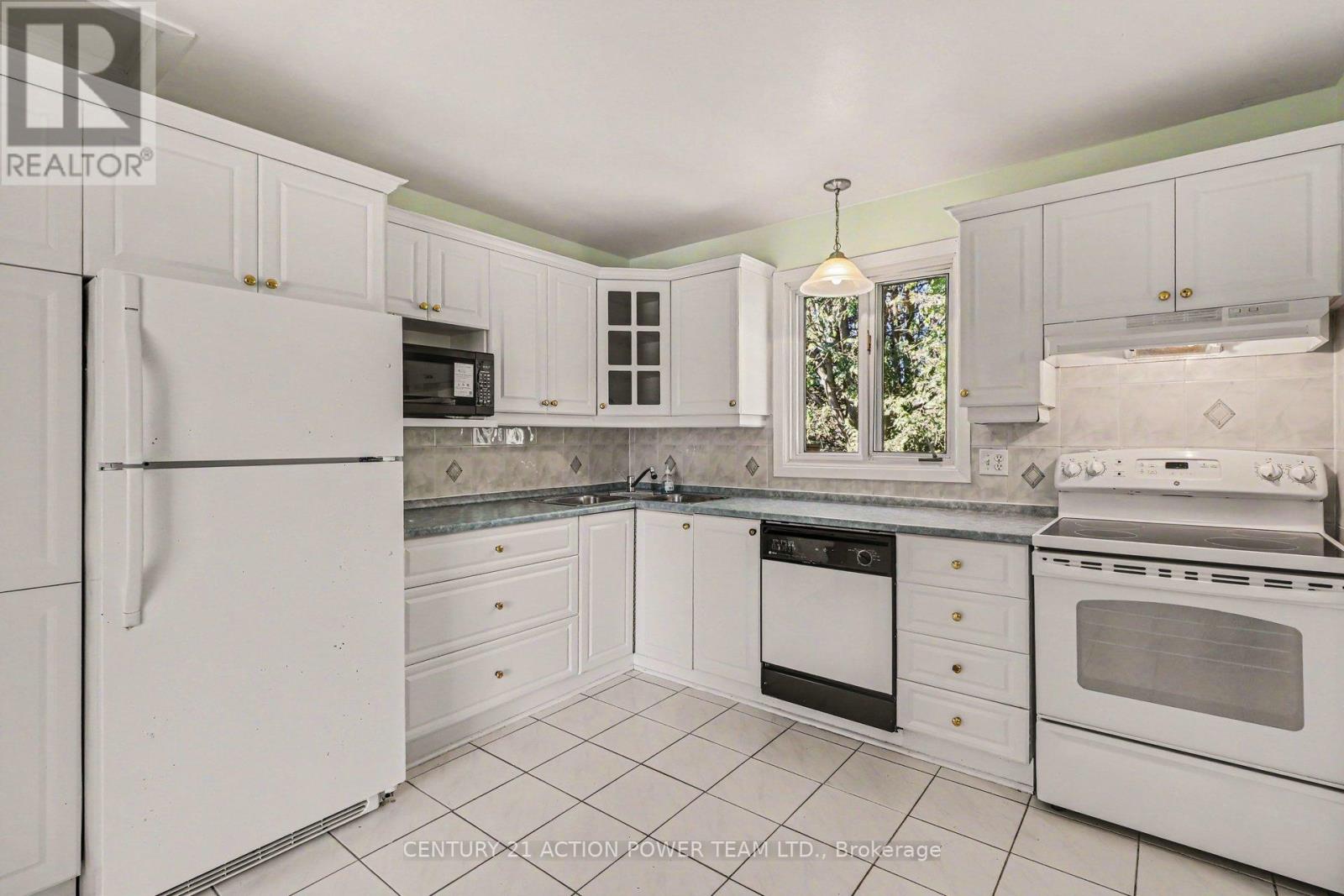 303 Hoylake Crescent, Ottawa, Ontario K1E 1M1 - Photo 15 - X13796220