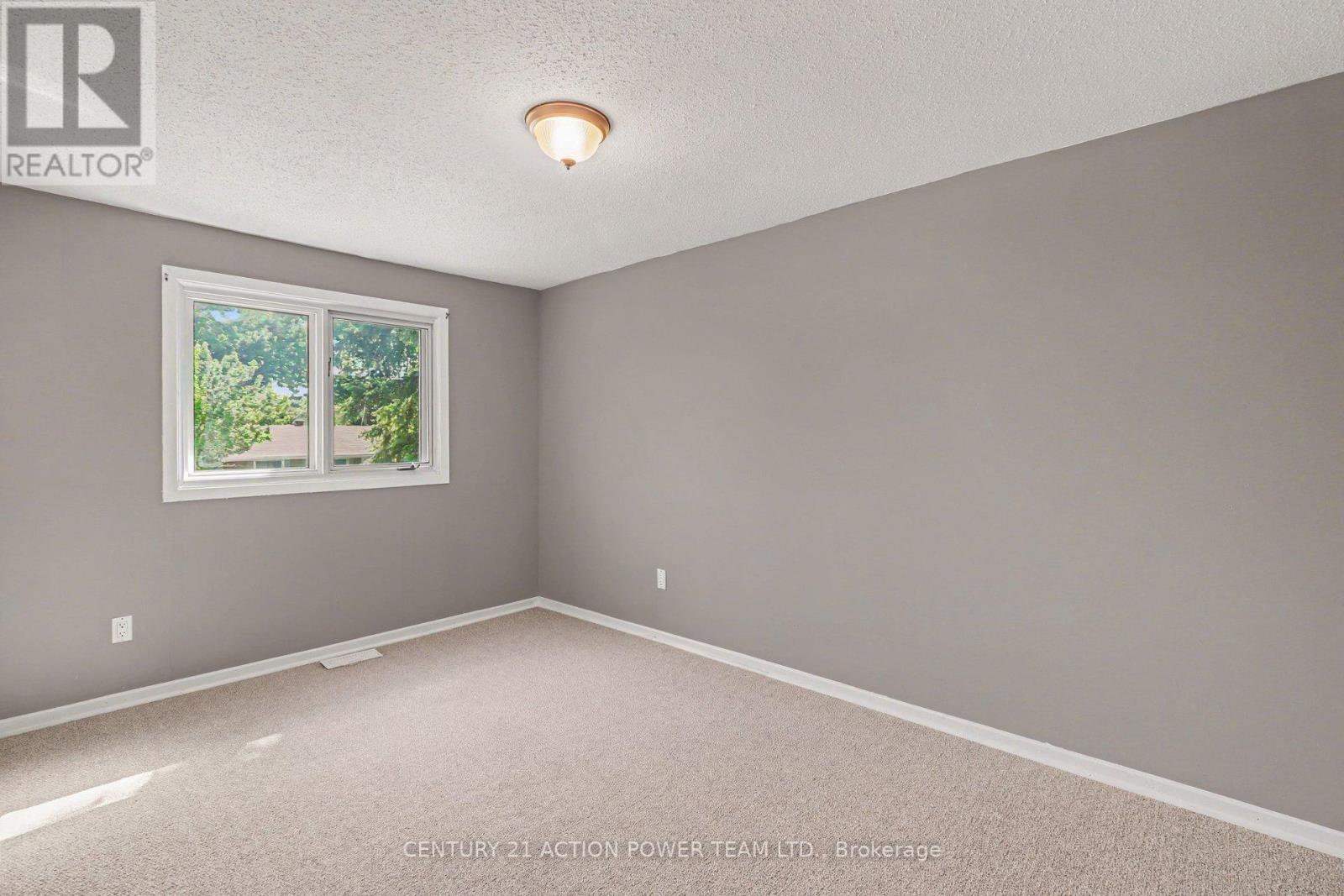 303 Hoylake Crescent, Ottawa, Ontario K1E 1M1 - Photo 16 - X13796220
