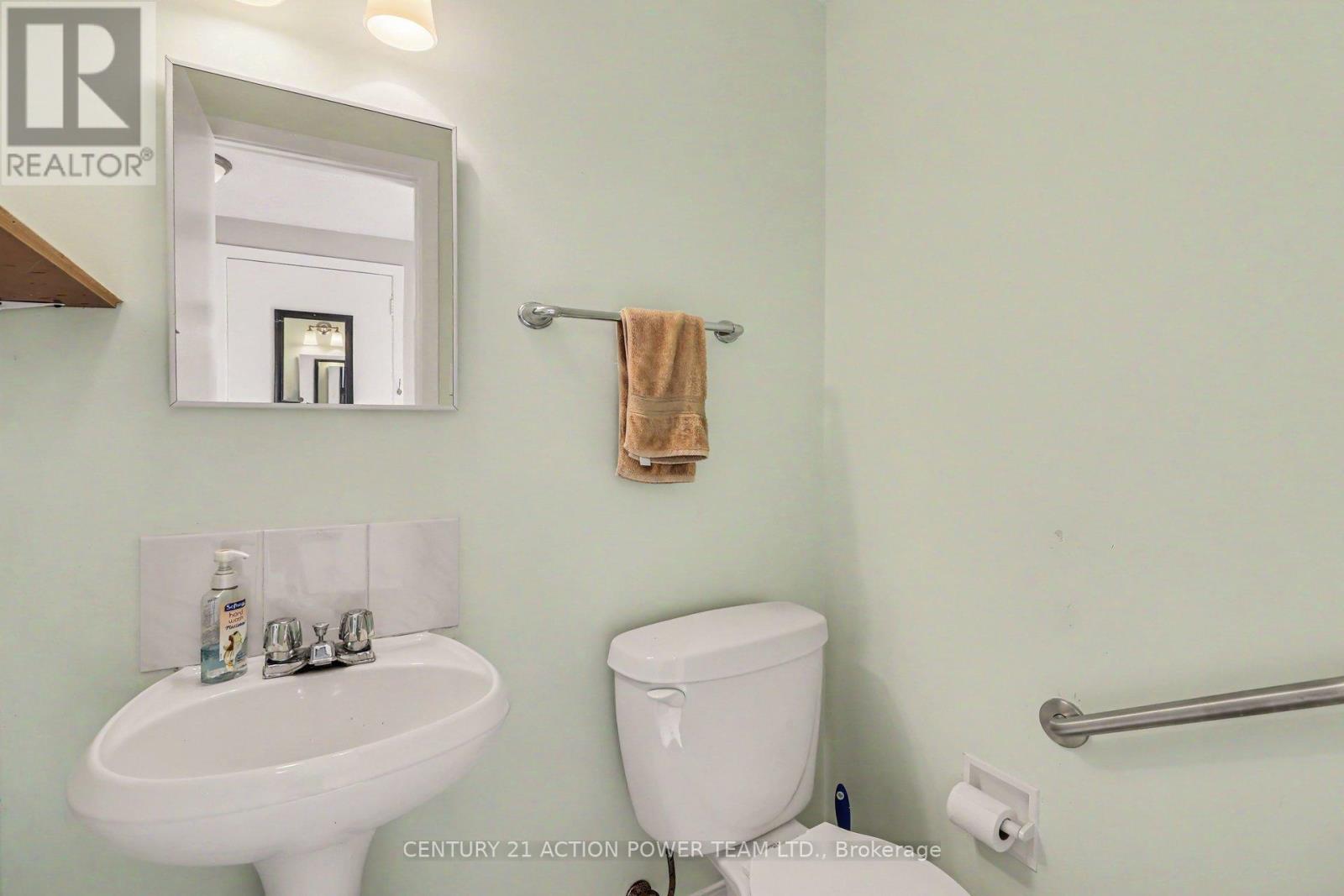 303 Hoylake Crescent, Ottawa, Ontario K1E 1M1 - Photo 5 - X13796220