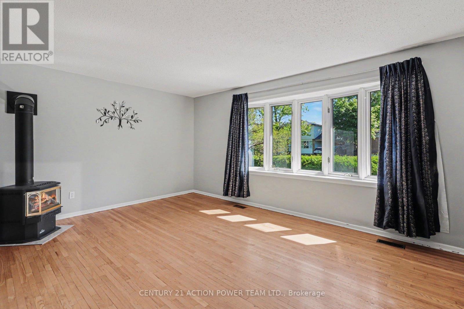303 Hoylake Crescent, Ottawa, Ontario K1E 1M1 - Photo 8 - X13796220