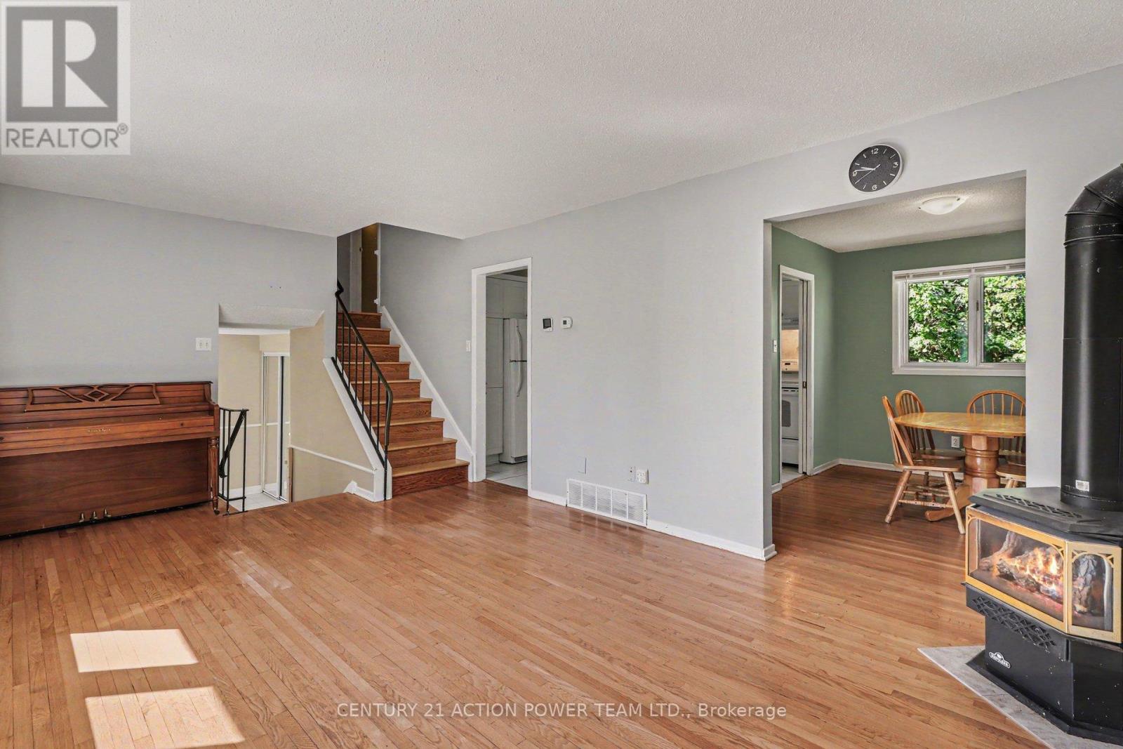 303 Hoylake Crescent, Ottawa, Ontario K1E 1M1 - Photo 9 - X13796220