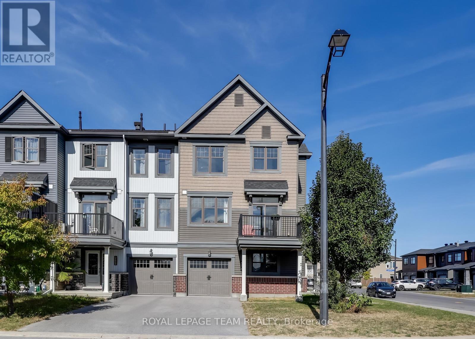 254 Halyard Way, Ottawa, Ontario  K2T 0L3 - Photo 1 - X13796246