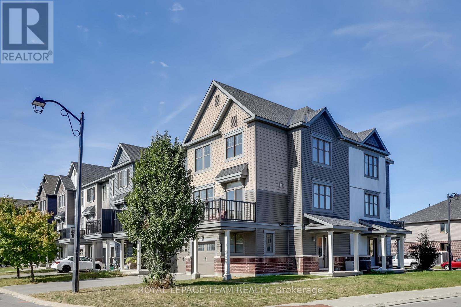 254 Halyard Way, Ottawa, Ontario  K2T 0L3 - Photo 2 - X13796246