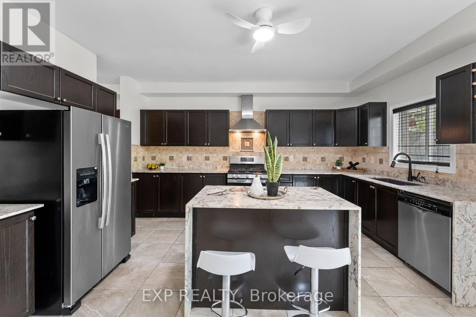 8876 Tristar Crescent, Niagara Falls, Ontario  L2G 0A4 - Photo 4 - X13796216