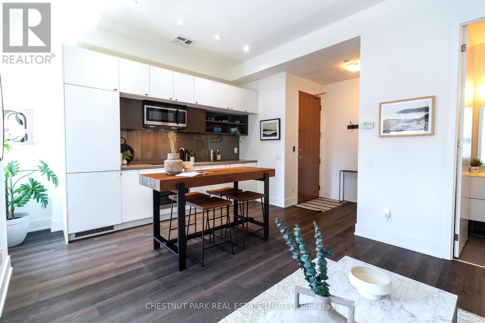 320 - 111 St Clair Avenue W, Toronto, Ontario  M4V 1N5 - Photo 16 - C13796132