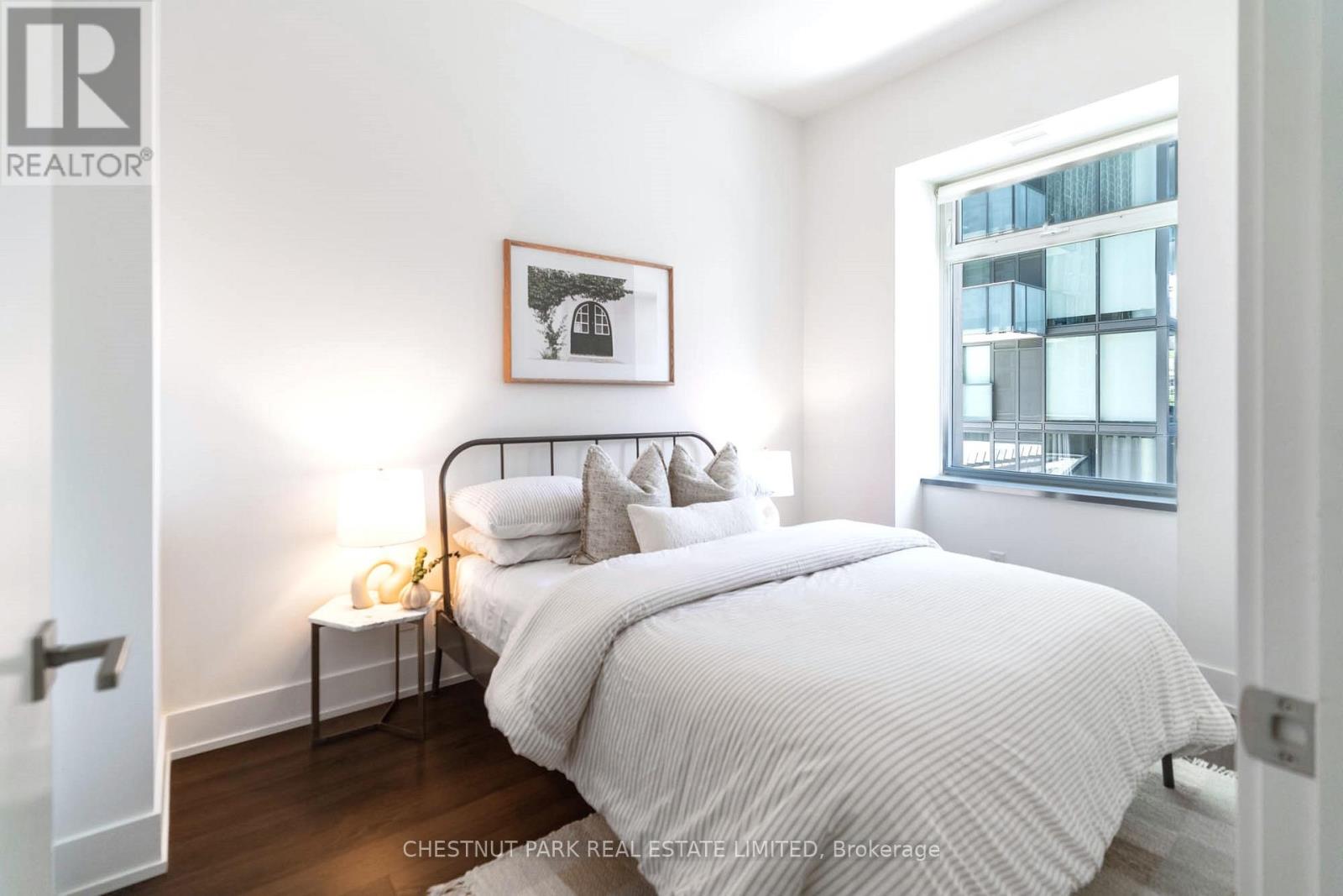 320 - 111 St Clair Avenue W, Toronto, Ontario  M4V 1N5 - Photo 19 - C13796132