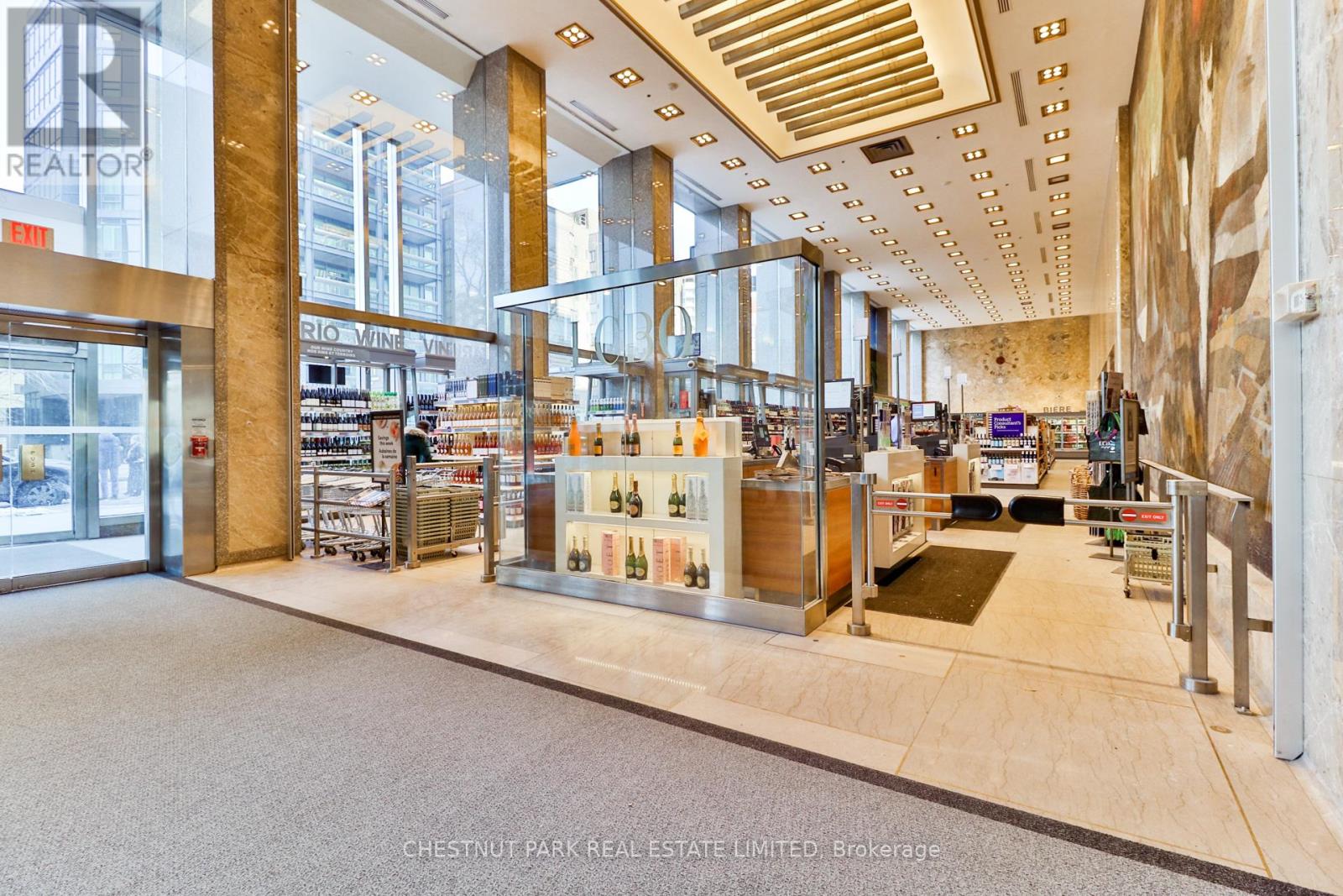 320 - 111 St Clair Avenue W, Toronto, Ontario  M4V 1N5 - Photo 38 - C13796132