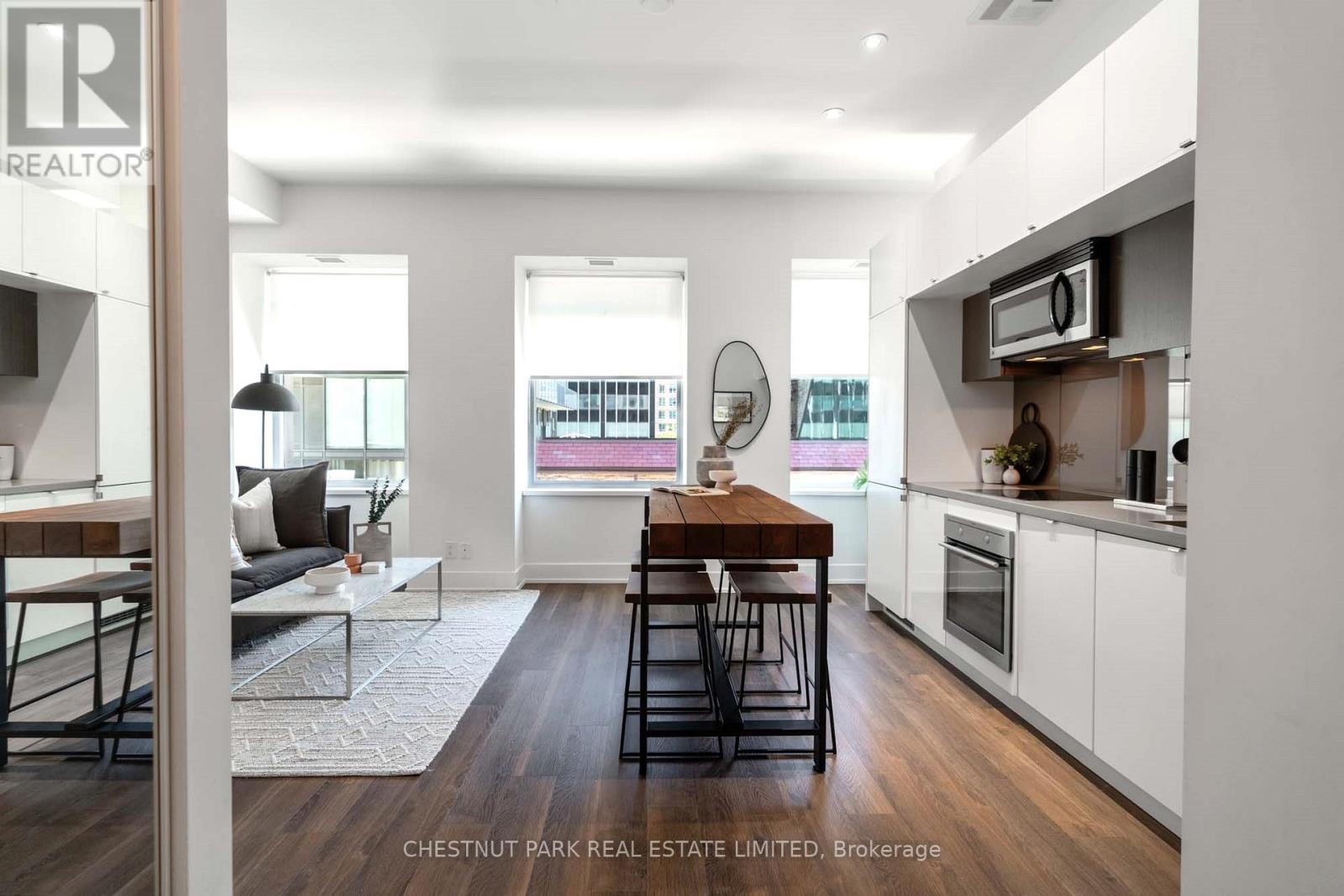 320 - 111 St Clair Avenue W, Toronto, Ontario  M4V 1N5 - Photo 5 - C13796132