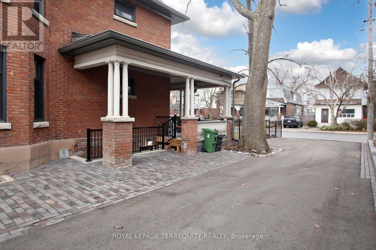 BSMT - 354 MAIN STREET, toronto (woodbine-lumsden), Ontario