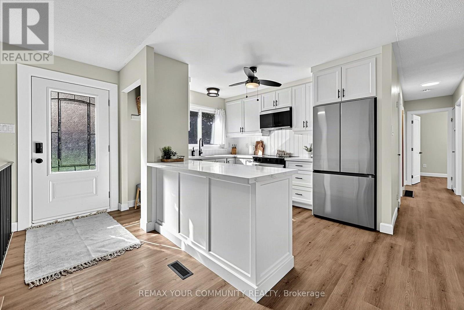 239 Sunset Crescent, Innisfil, Ontario  L9S 1J2 - Photo 2 - N13796078