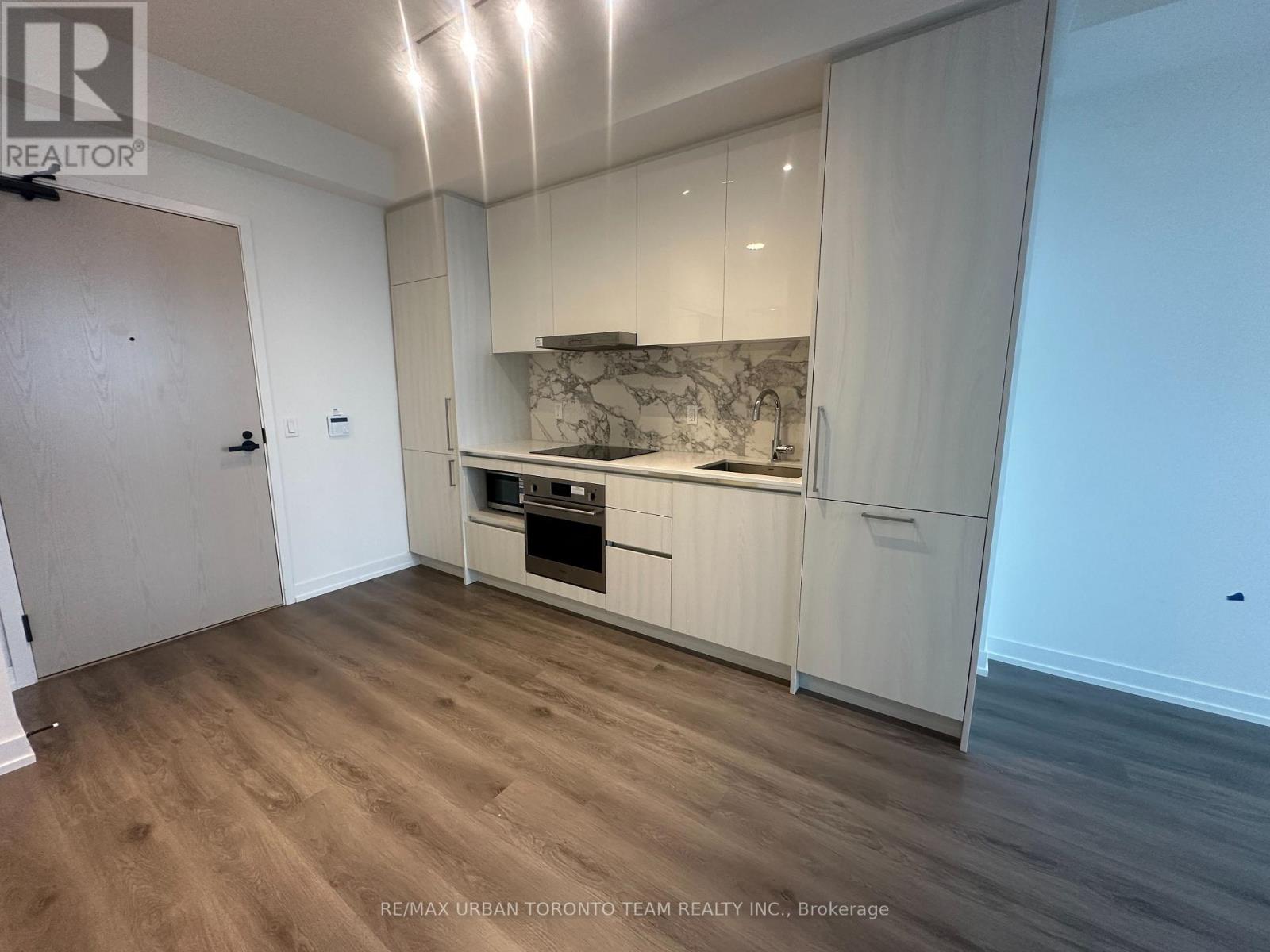 6211 - 225 Commerce St Street, Vaughan, Ontario L4K 0P9 - Photo 3 - N13796134
