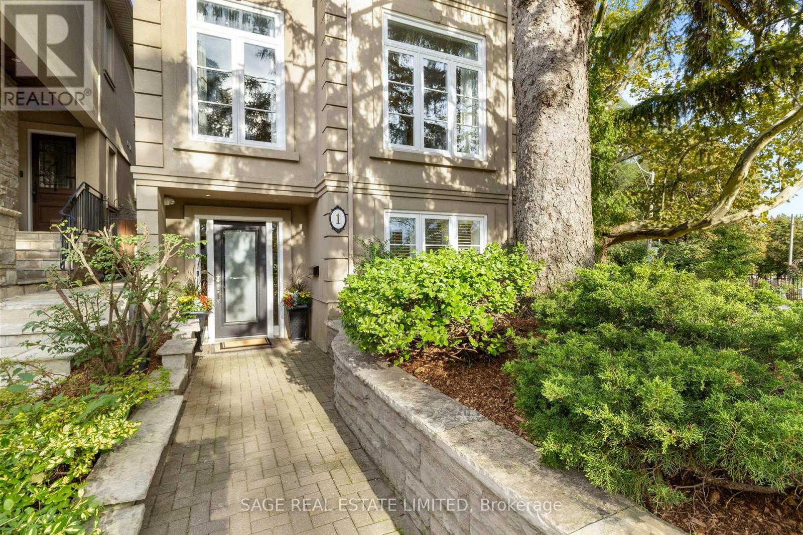 1 Caldow Road, Toronto (Forest Hill North), Ontario  M5N 2P4 - Photo 2 - C13792252