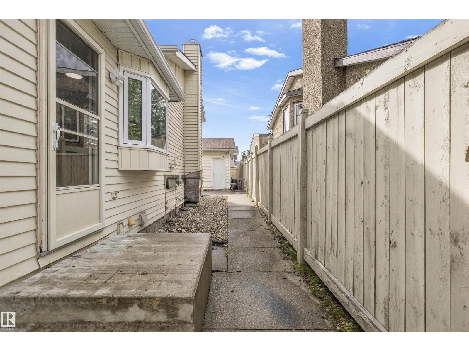 3803 12 AV NW photo 43