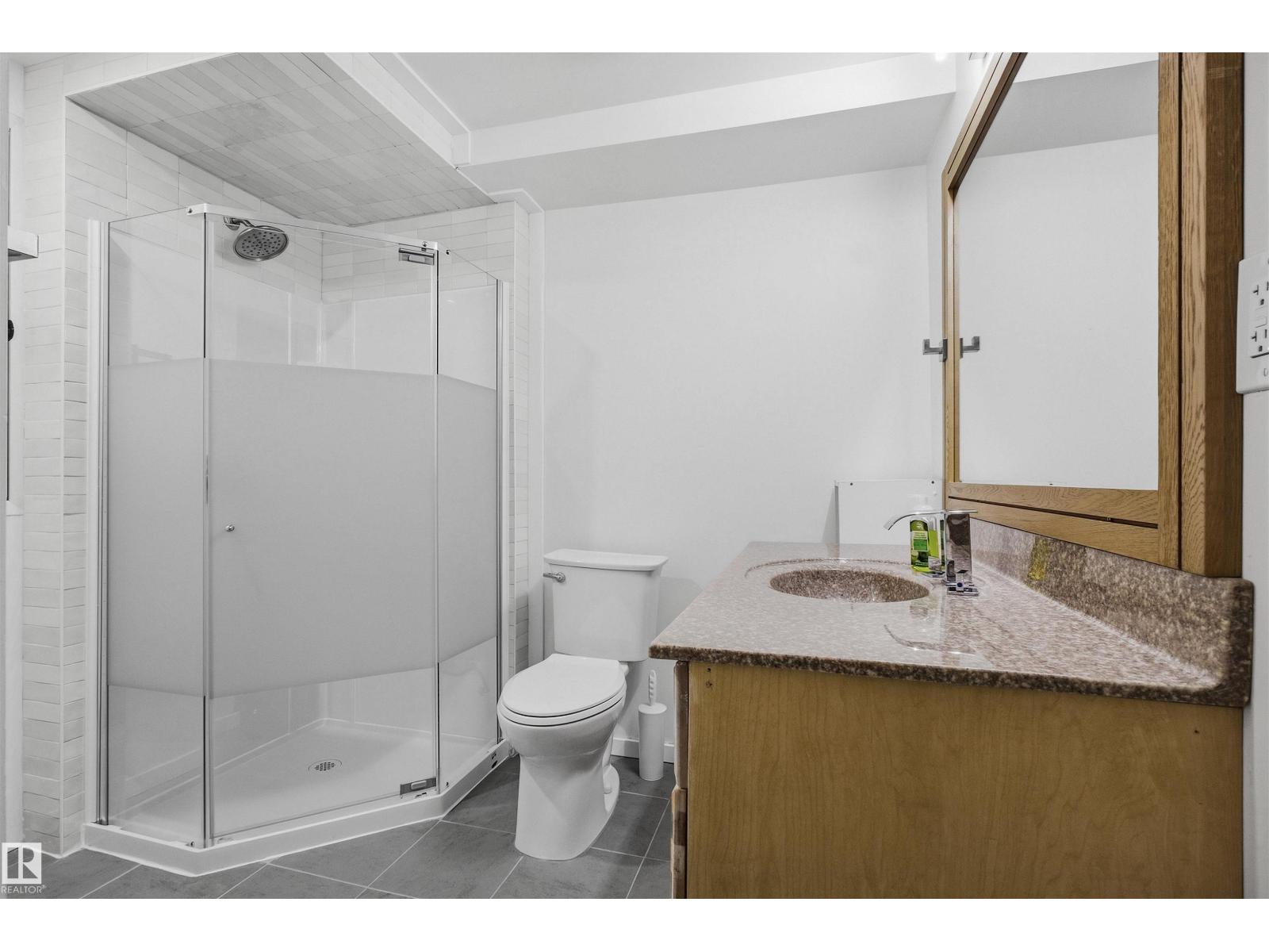 3803 12 AV NW photo 37