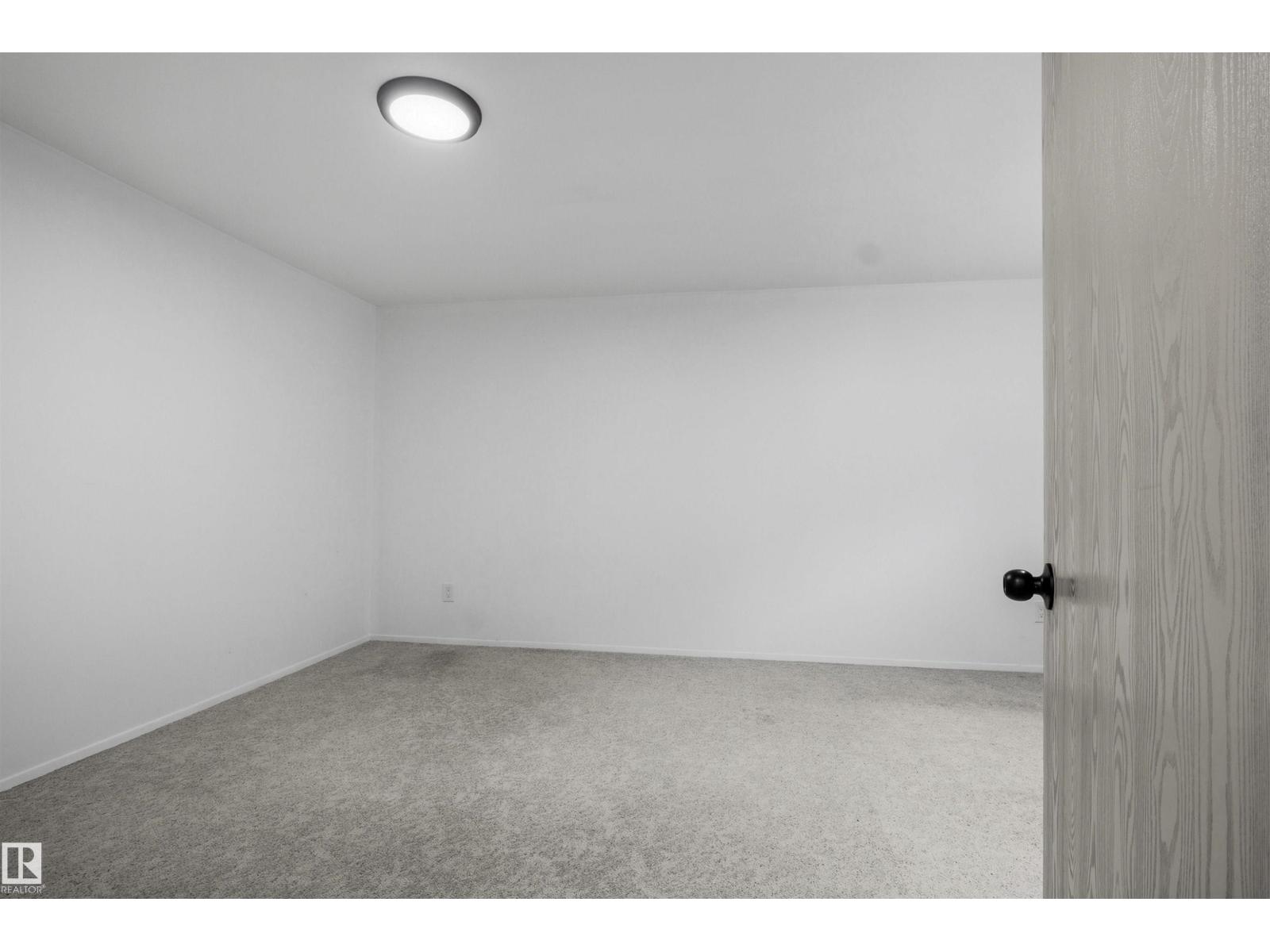 3803 12 AV NW photo 32