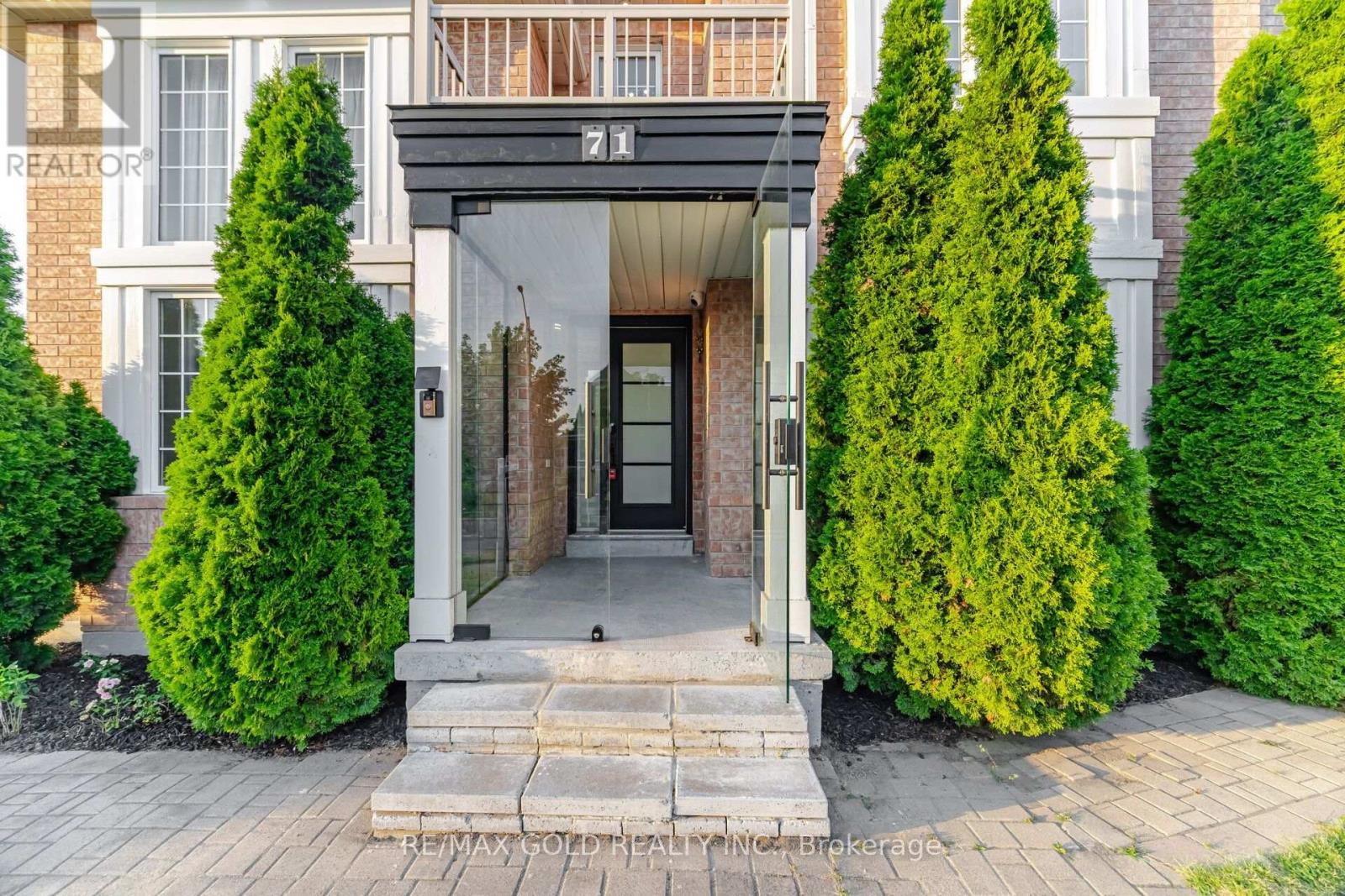 71 Leagate Street, Brampton, Ontario  L7A 3J4 - Photo 7 - W13796240