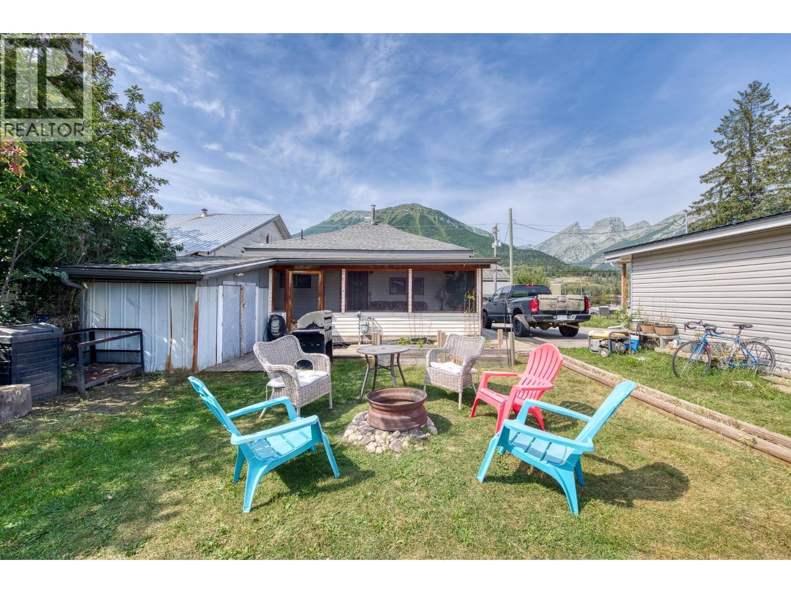 1052 6TH Avenue photo 34