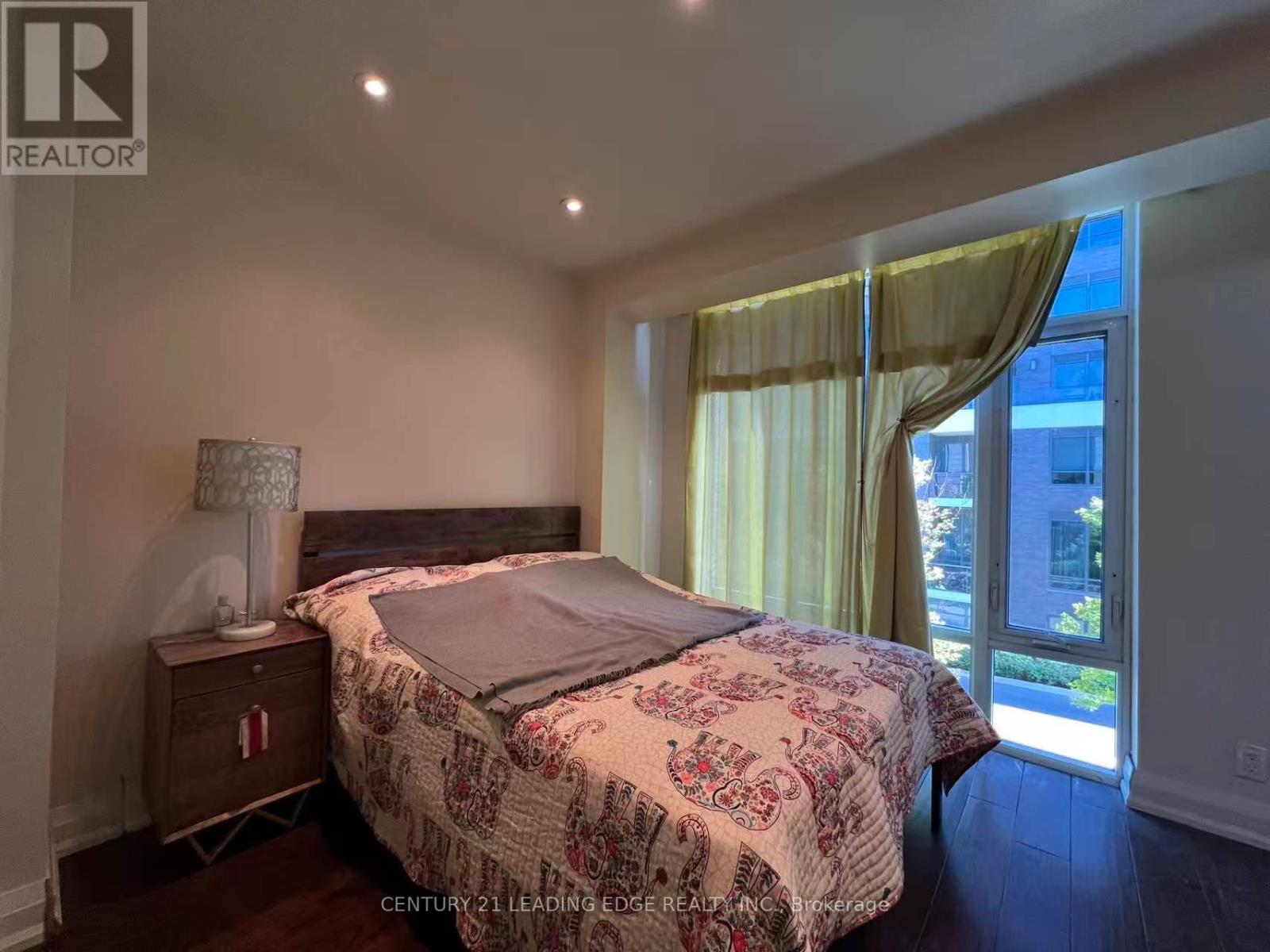 Th4 - 15 Valhalla Inn Road, Toronto, Ontario  M9B 0B3 - Photo 16 - W13703654