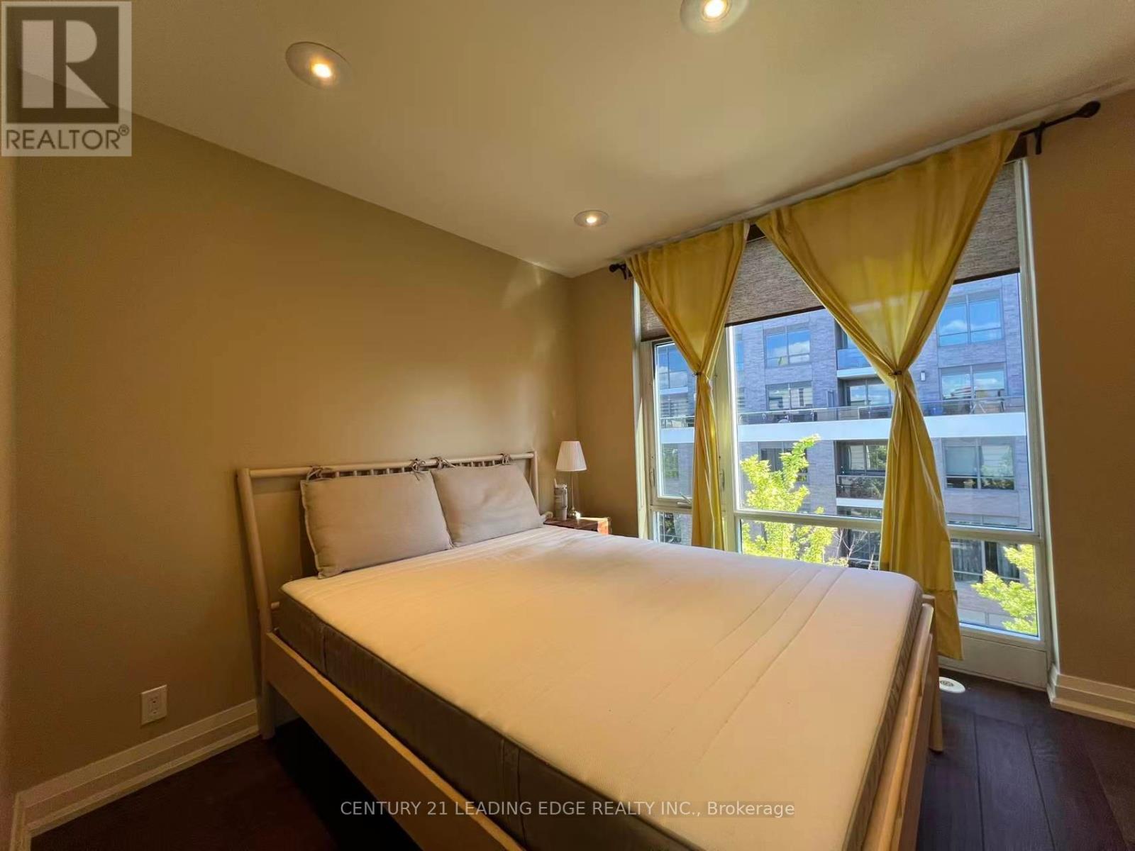 Th4 - 15 Valhalla Inn Road, Toronto, Ontario  M9B 0B3 - Photo 14 - W13703654