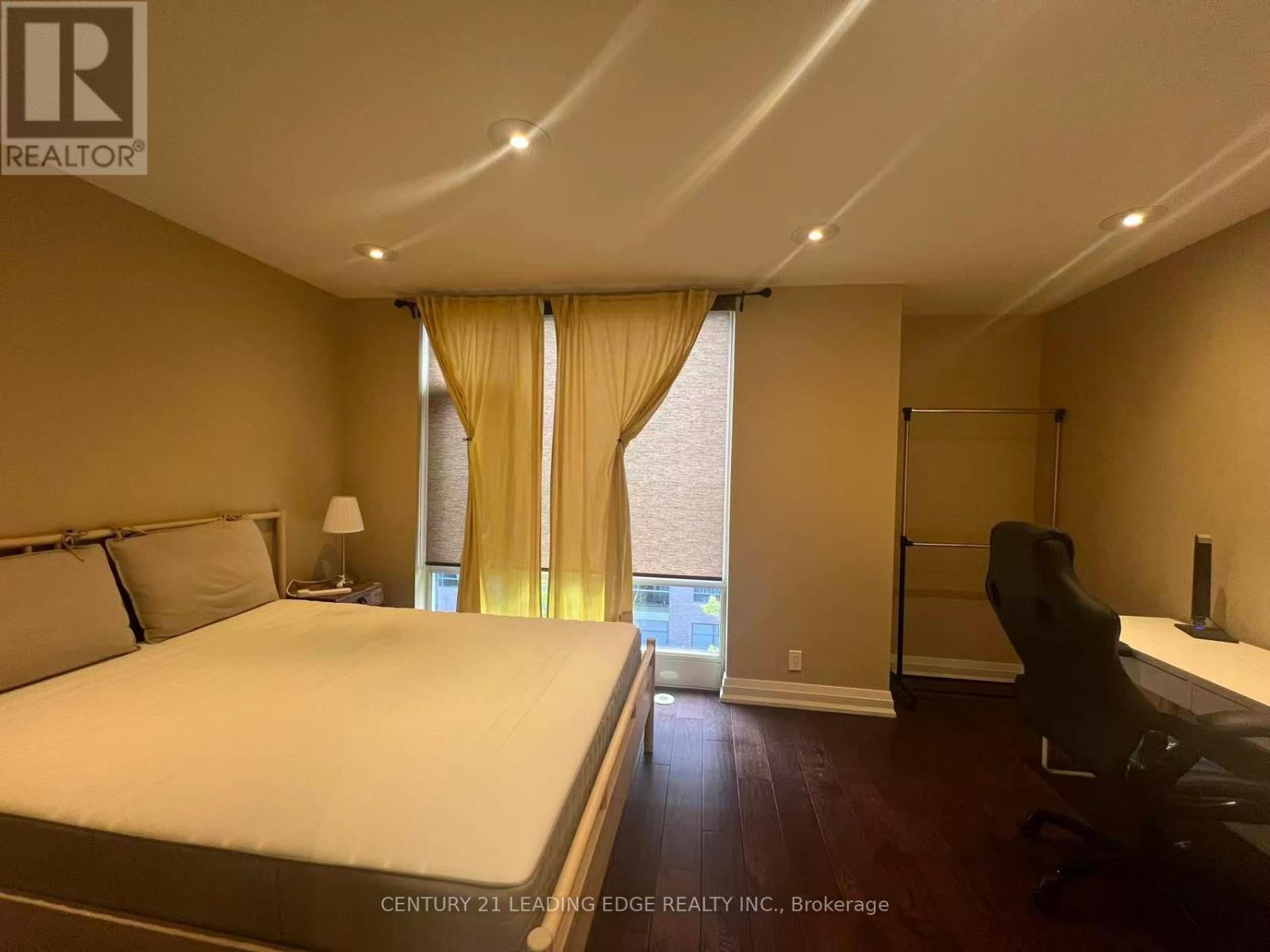 Th4 - 15 Valhalla Inn Road, Toronto, Ontario  M9B 0B3 - Photo 13 - W13703654