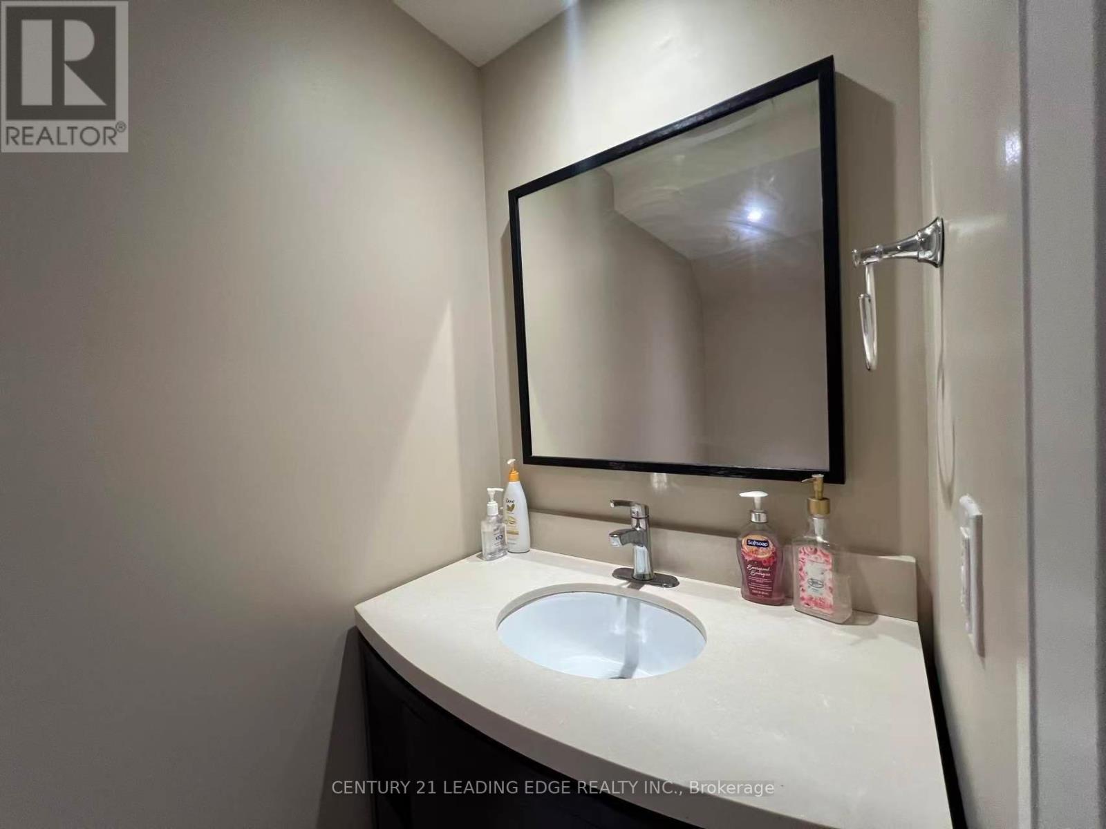 Th4 - 15 Valhalla Inn Road, Toronto, Ontario  M9B 0B3 - Photo 27 - W13703654