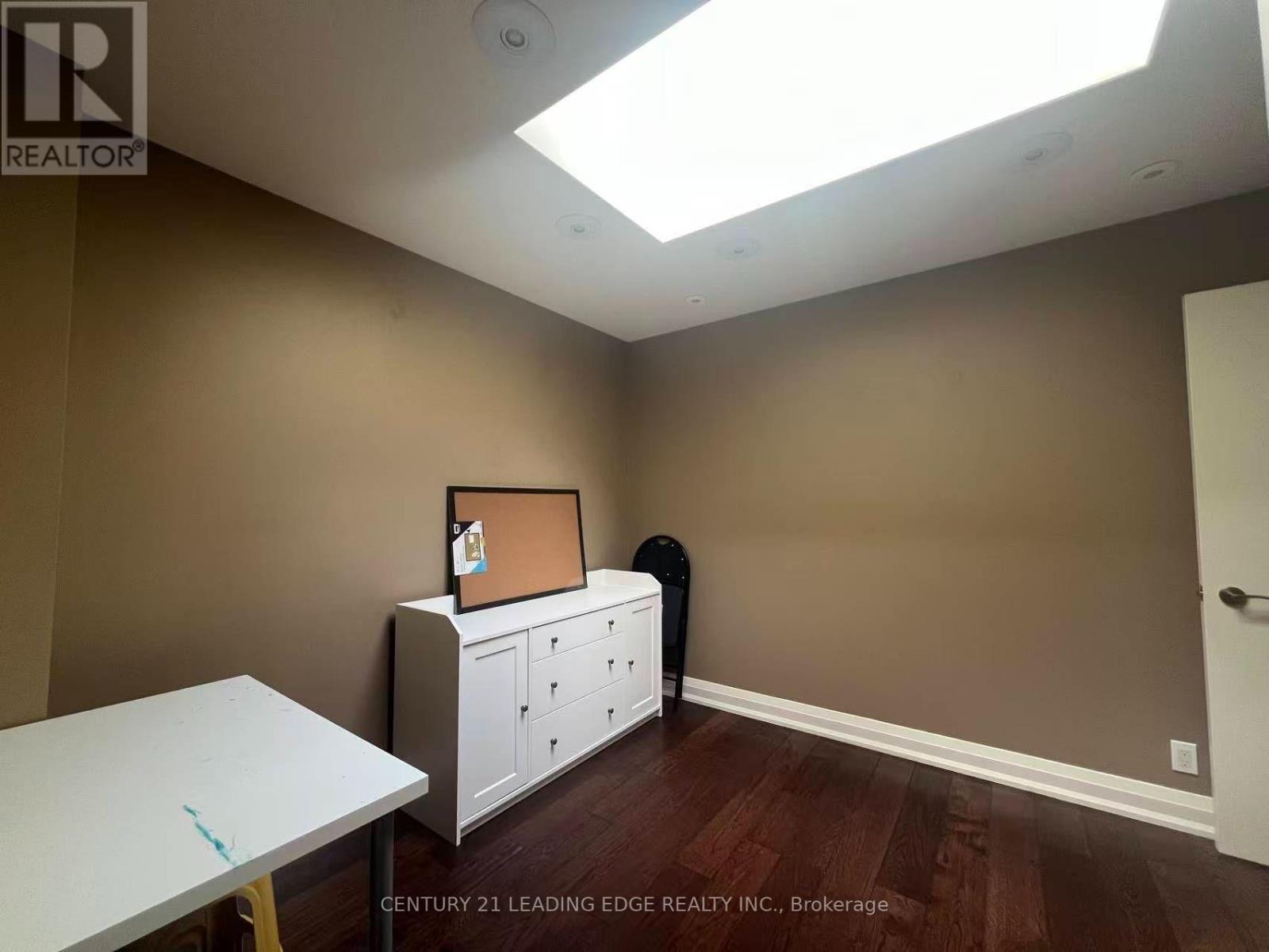 Th4 - 15 Valhalla Inn Road, Toronto, Ontario  M9B 0B3 - Photo 23 - W13703654