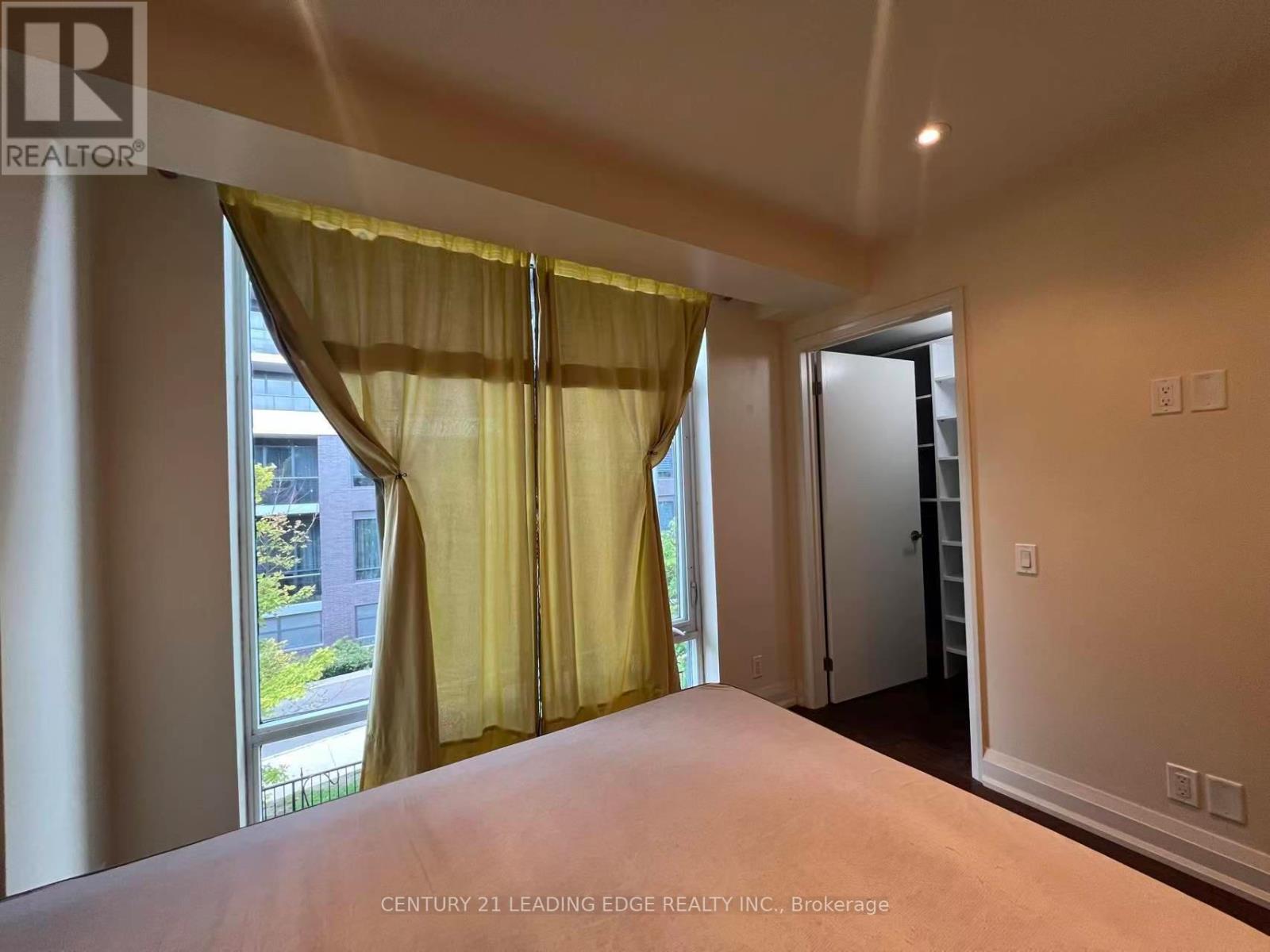 Th4 - 15 Valhalla Inn Road, Toronto, Ontario  M9B 0B3 - Photo 18 - W13703654