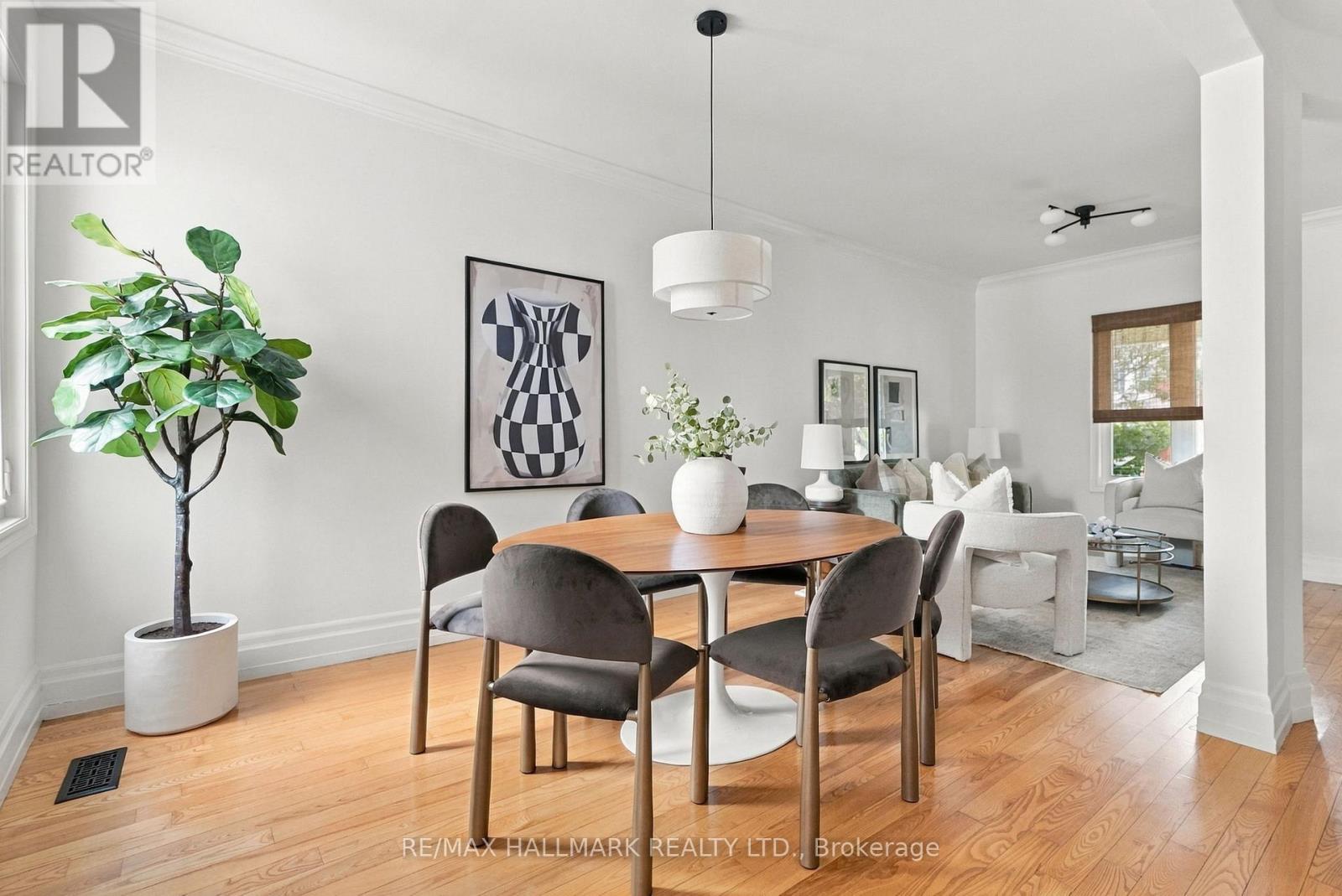206 Yarmouth Road, Toronto, Ontario  M6G 1X4 - Photo 6 - W13794068