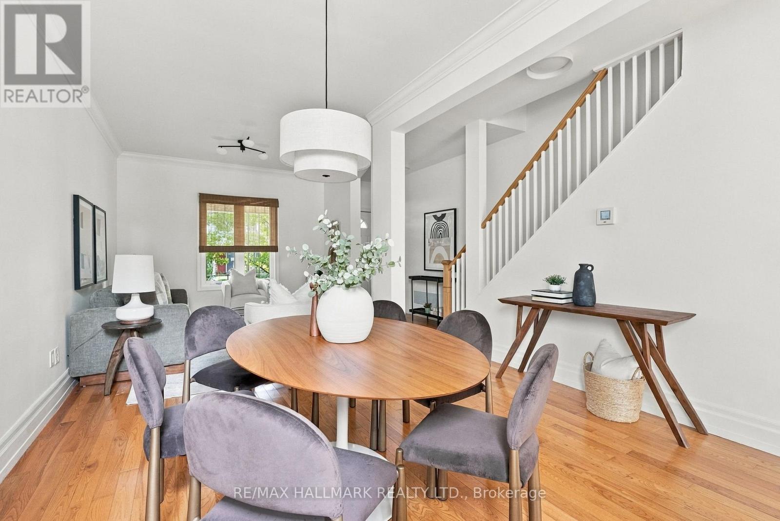 206 Yarmouth Road, Toronto, Ontario  M6G 1X4 - Photo 7 - W13794068
