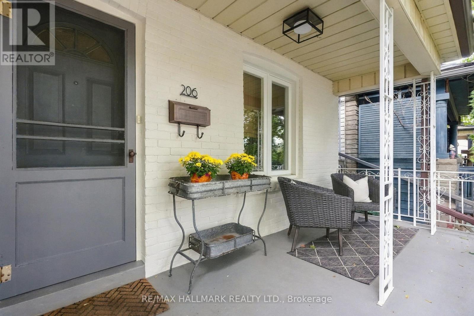206 Yarmouth Road, Toronto, Ontario  M6G 1X4 - Photo 22 - W13794068