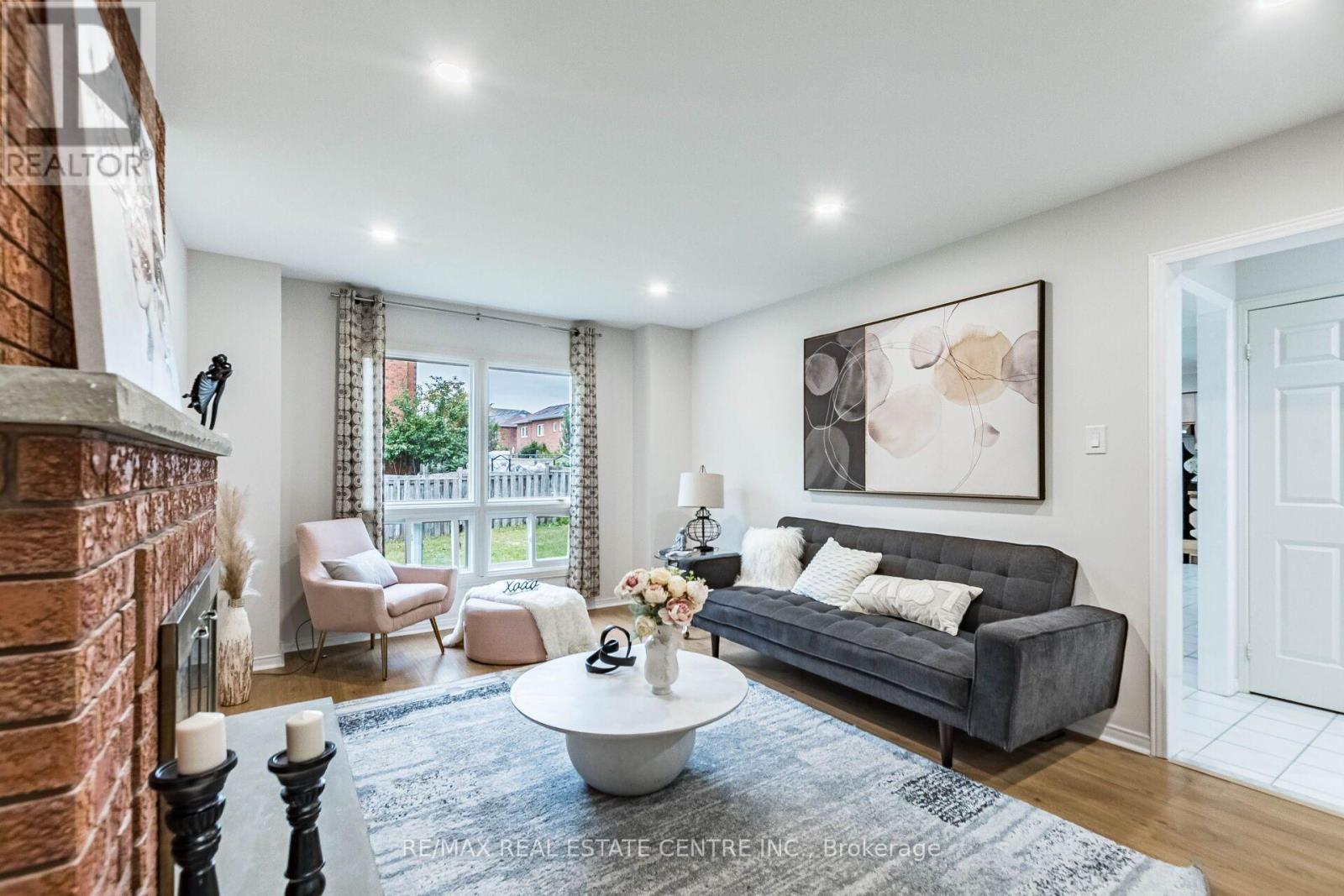 829 Stargazer Drive, Mississauga, Ontario  L5V 1C5 - Photo 7 - W13792140