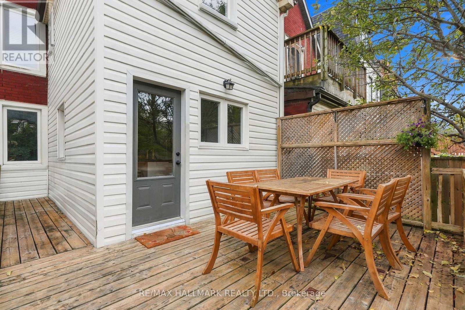 206 Yarmouth Road, Toronto, Ontario  M6G 1X4 - Photo 19 - W13794068