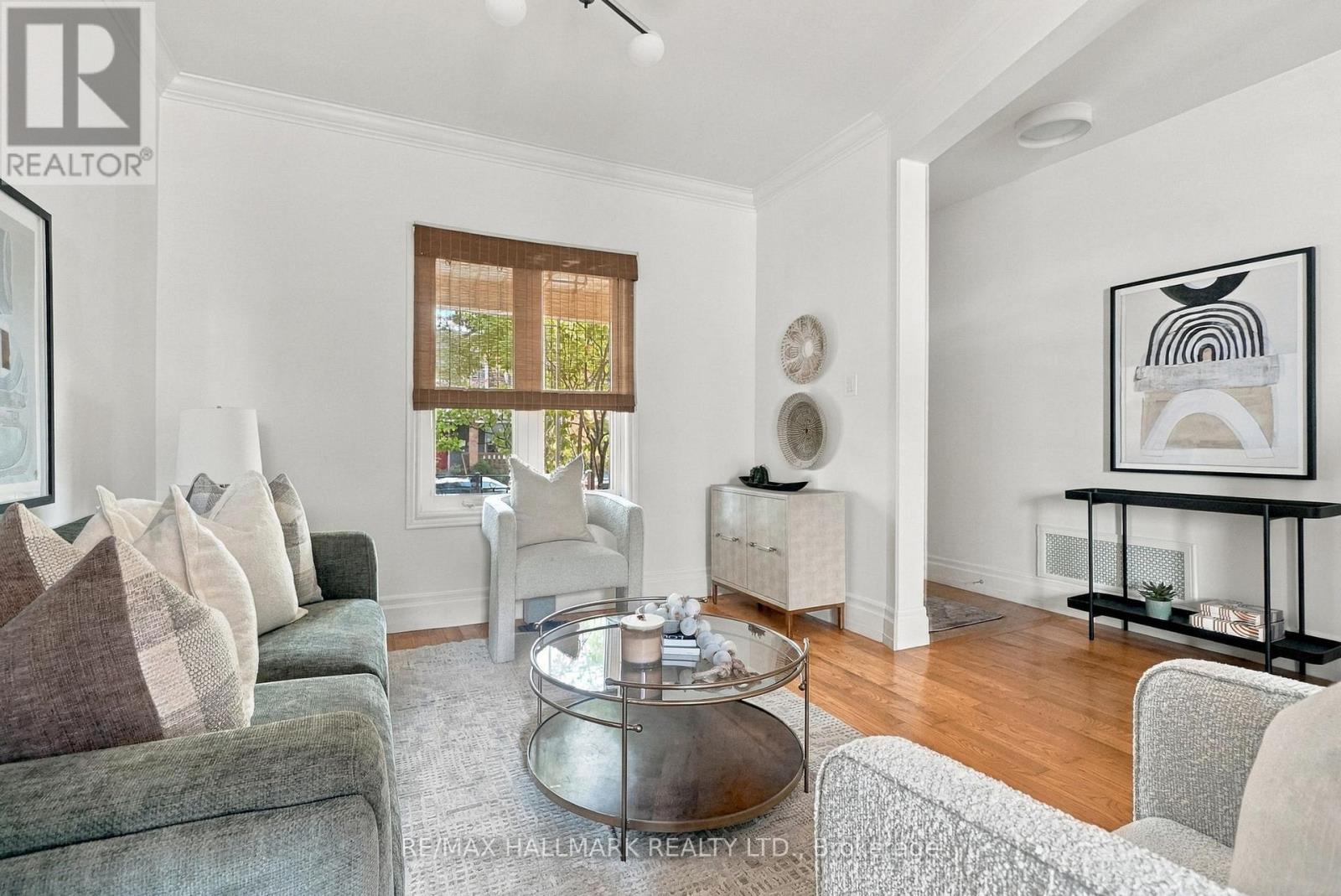 206 Yarmouth Road, Toronto, Ontario  M6G 1X4 - Photo 3 - W13794068
