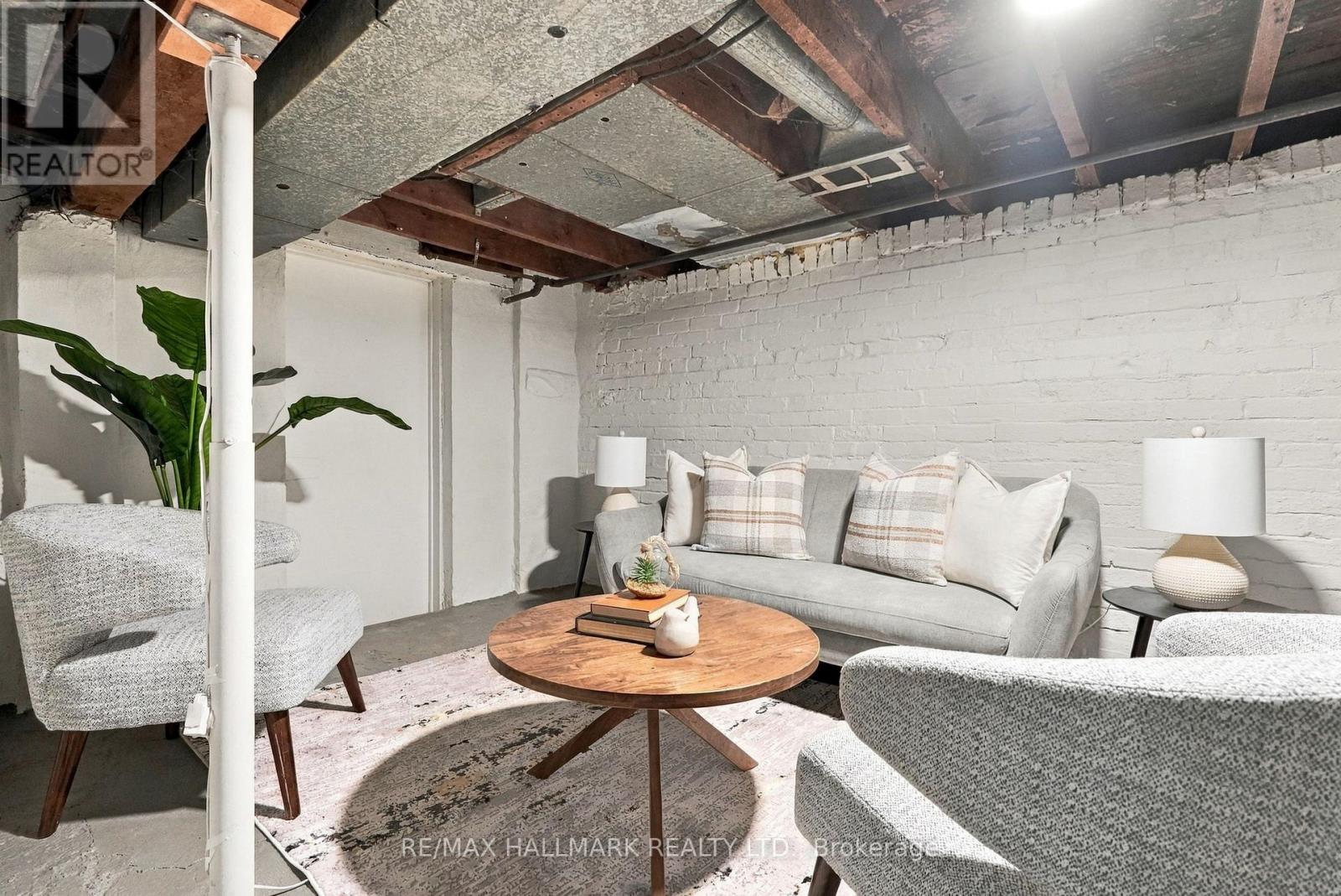 206 Yarmouth Road, Toronto, Ontario  M6G 1X4 - Photo 16 - W13794068