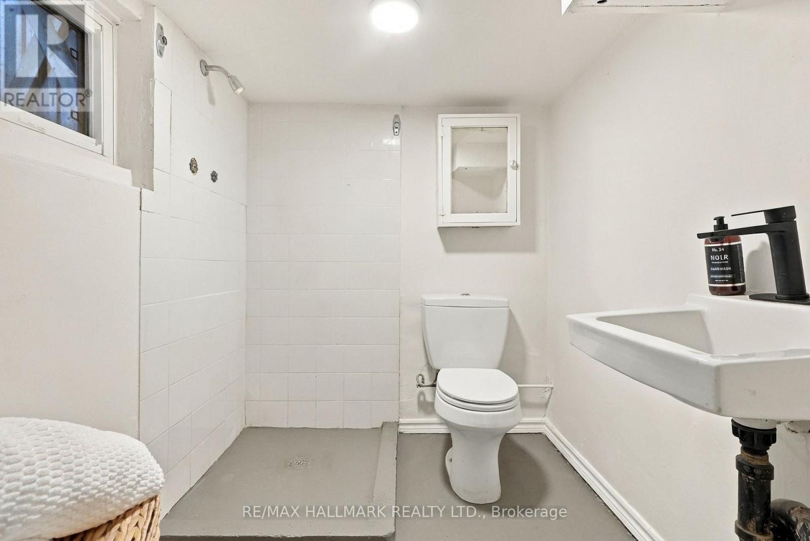 206 Yarmouth Road, Toronto, Ontario  M6G 1X4 - Photo 17 - W13794068