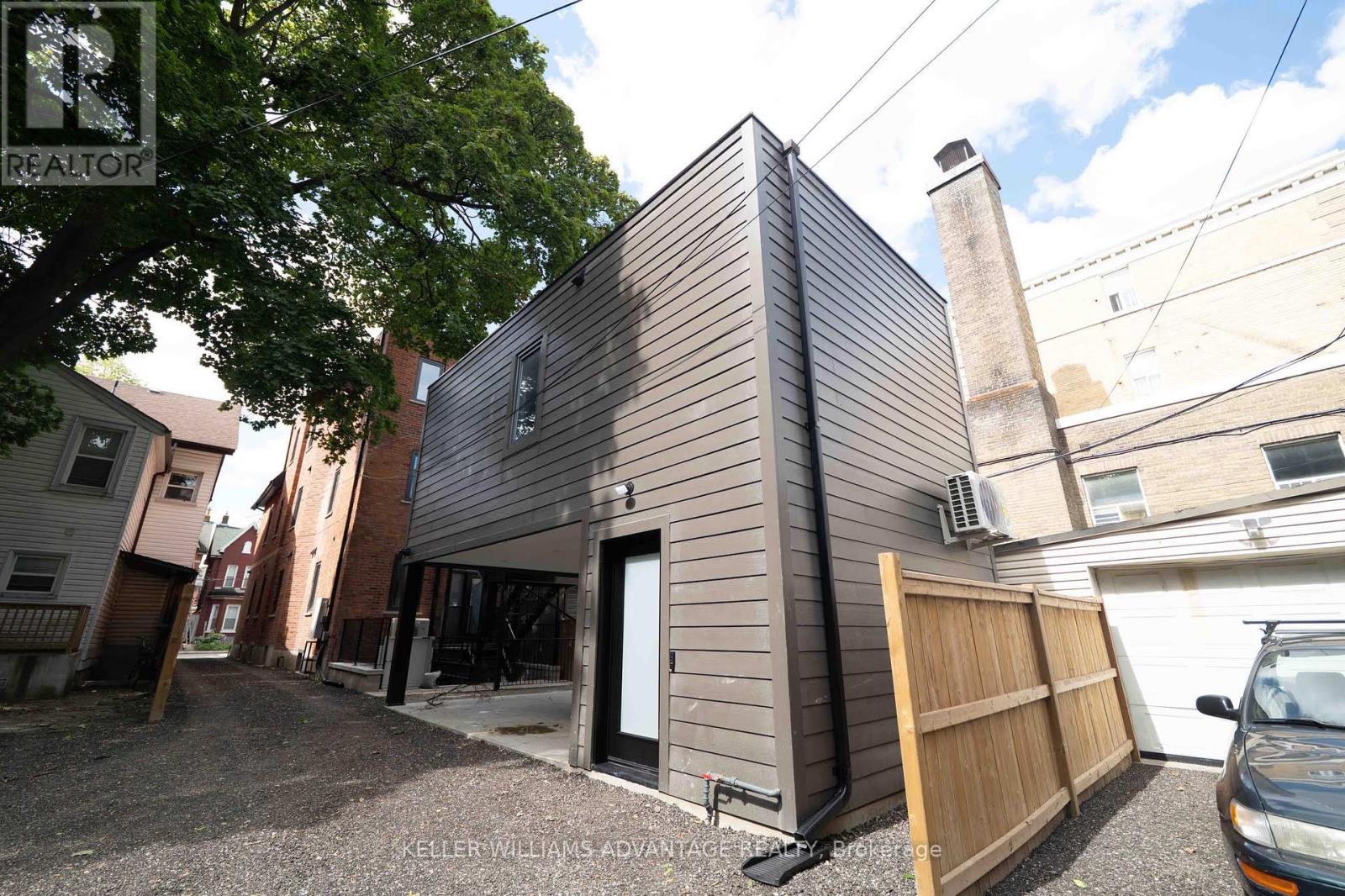 5 - 23 ROSS STREET, Toronto, Ontario