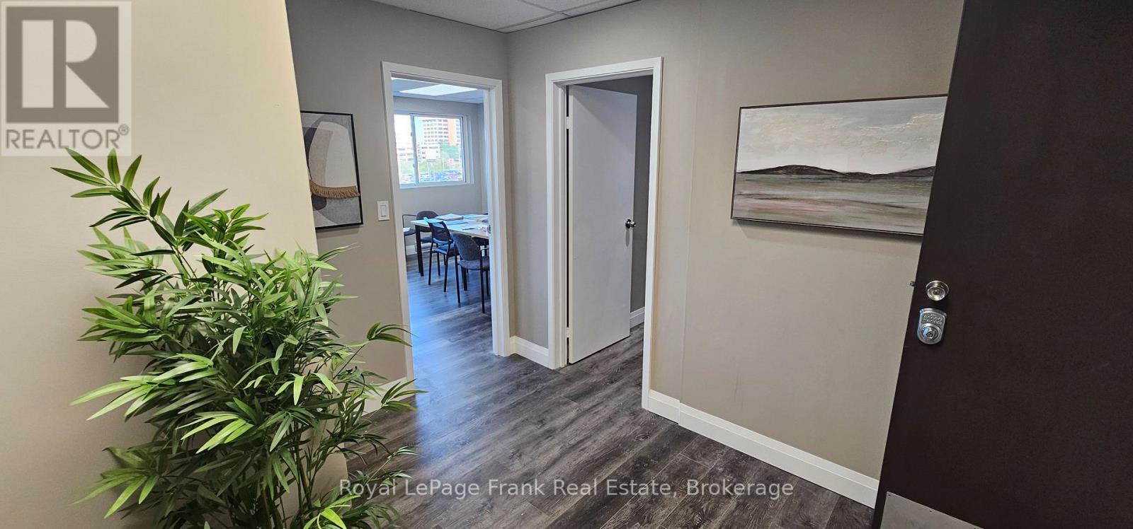 209b - 200 Bond Street W, Oshawa, Ontario  L1J 2L7 - Photo 4 - E13689290