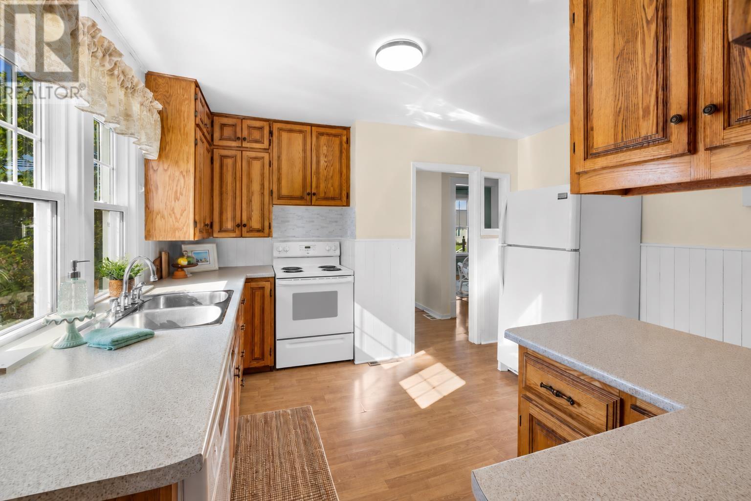 240 Carleton Street, Borden-Carleton, Prince Edward Island  C0B 1X0 - Photo 15 - 202623611