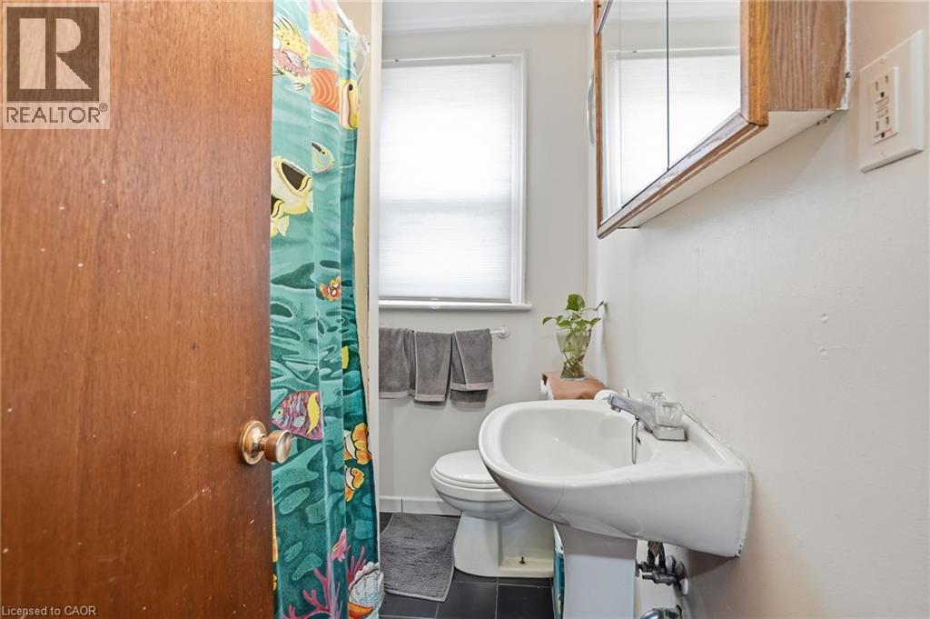 68 Gage Avenue S, Hamilton, Ontario  L8M 3C9 - Photo 12 - 40802075