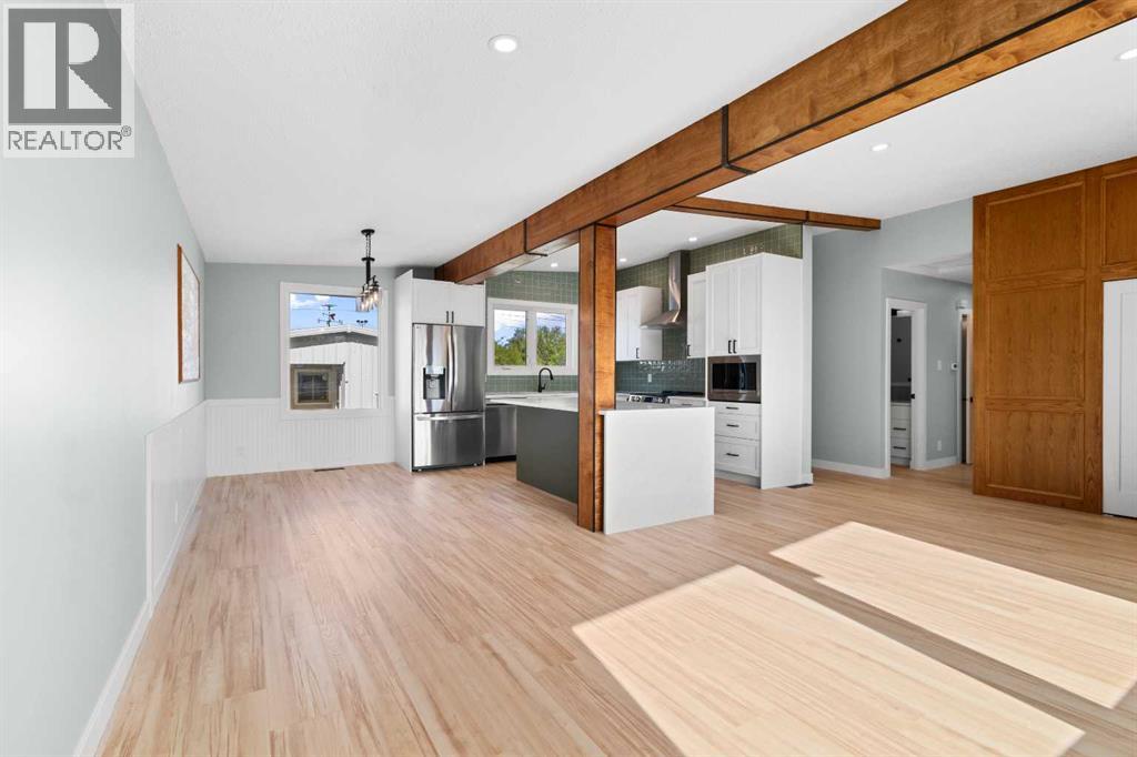 3210 43 Avenue photo 7