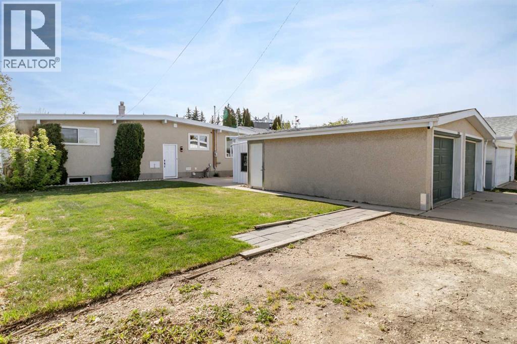 3210 43 Avenue photo 30