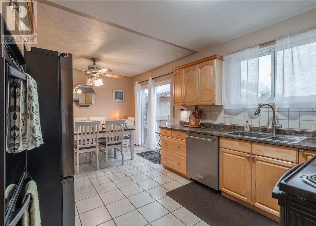 3213 Parkdale Crescent, Val Caron, Ontario  P3N 1A7 - Photo 5 - 2130404