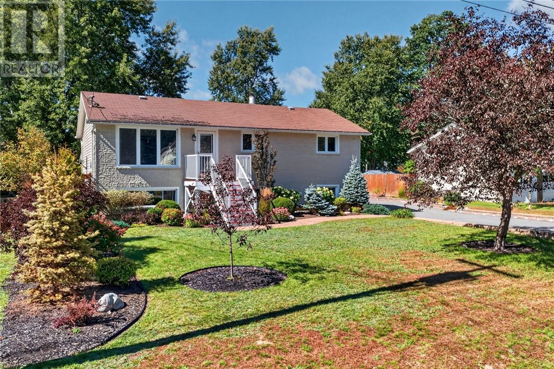 3032 Hillsdale Court, Val Caron, Ontario  P3N 1A7 - Photo 2 - 2130372