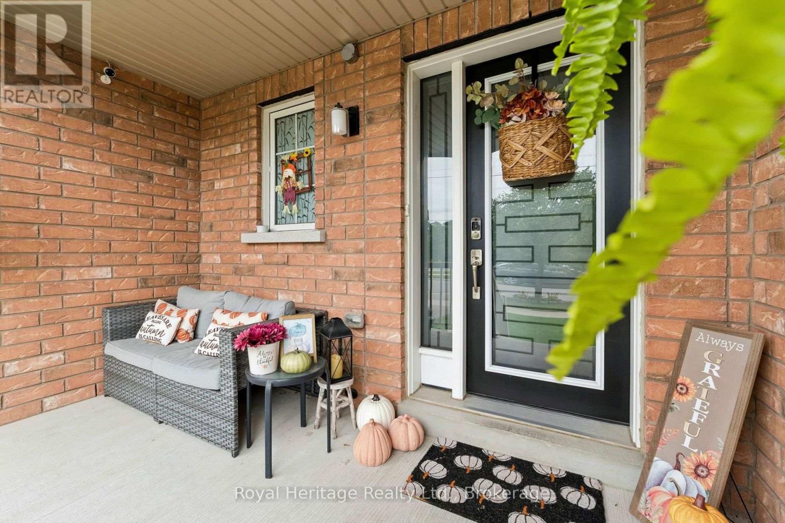 80 Richard Davies Crescent, Clarington, Ontario  L1C 0N8 - Photo 4 - E13796286