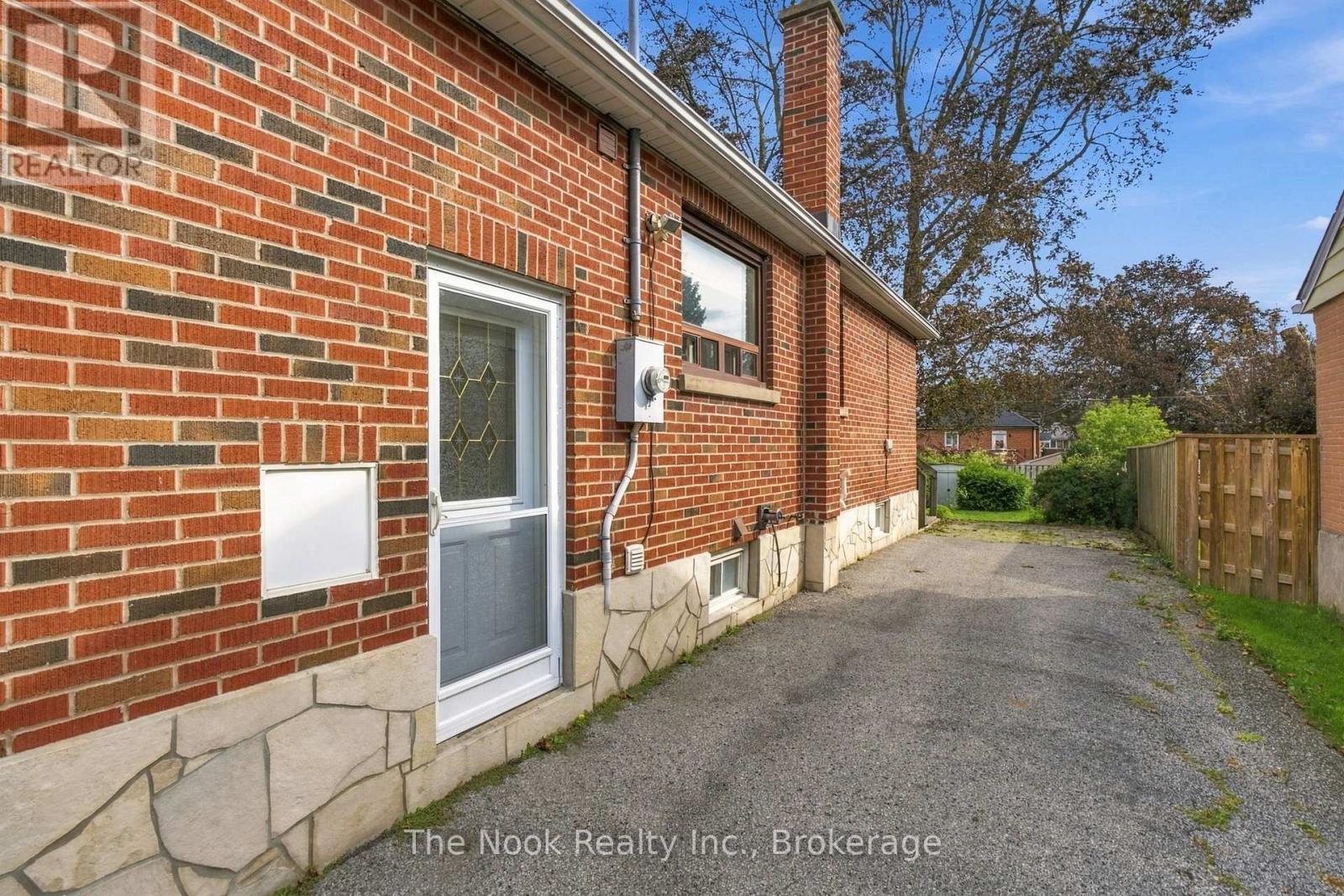 289 Highland Avenue, Oshawa (Central), Ontario L1H 6B1 - Photo 5 - E13796618
