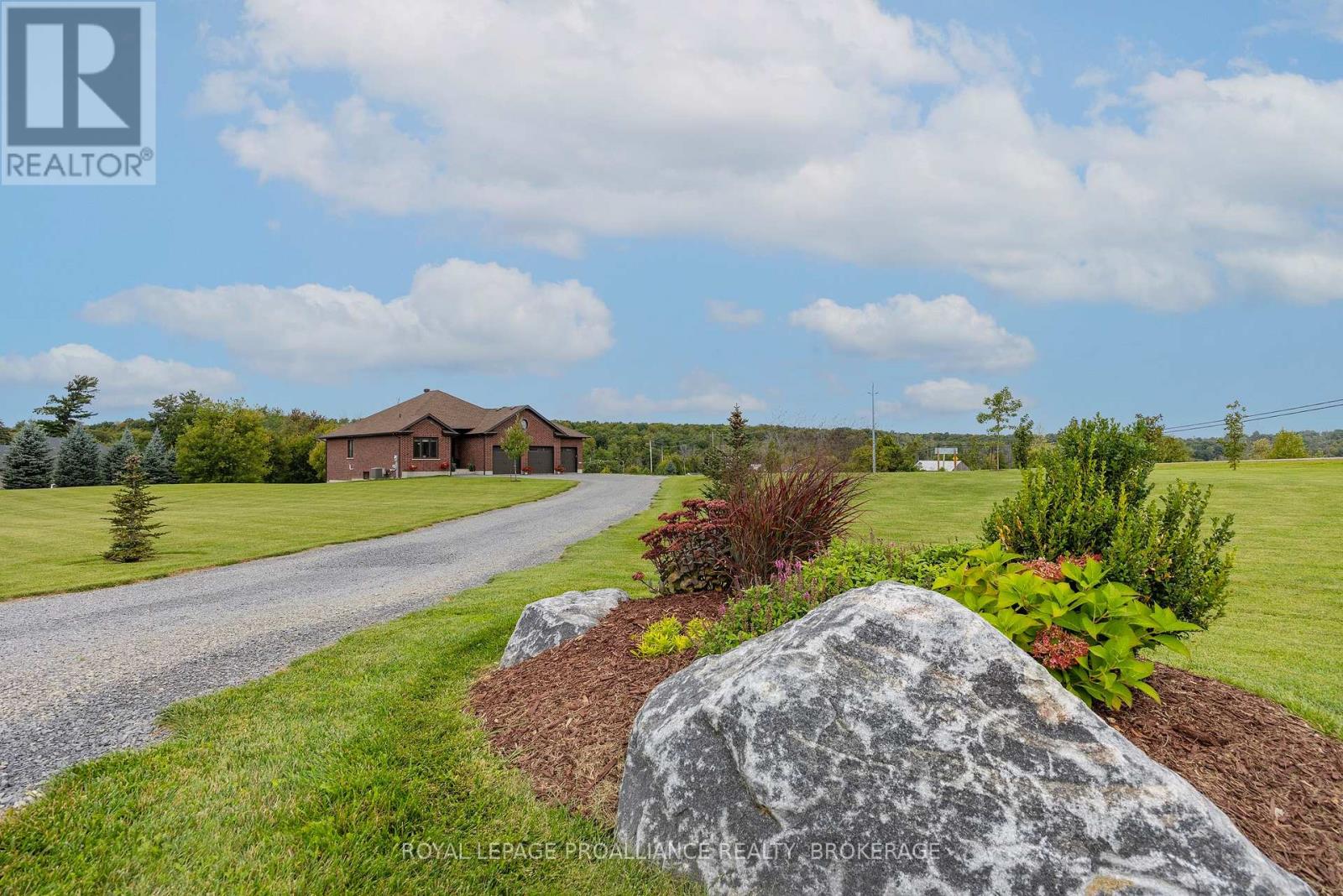 4 Sandstone Court, Frontenac, Ontario K0H 1X0 - Photo 2 - X13796444