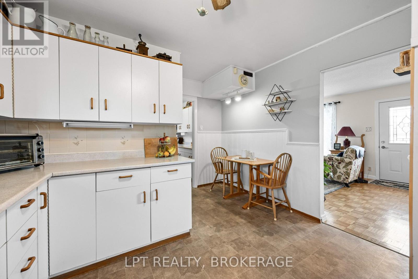 6087 County Road 2 Road, Loyalist, Ontario  K0H 2H0 - Photo 16 - X13796654