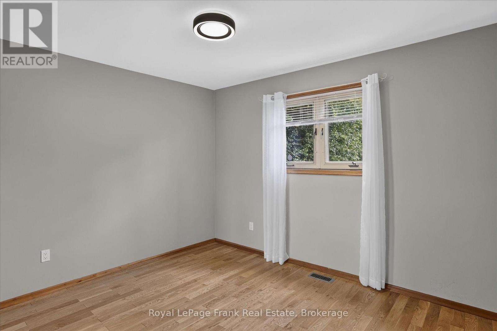 948 St Pauls Street, Peterborough (Northcrest Ward 5), Ontario  K9H 6J6 - Photo 10 - X13796704