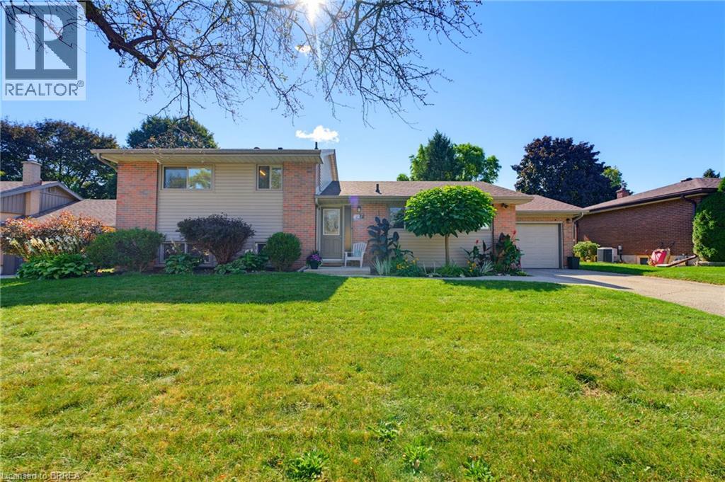 27 Brier Crescent, Brantford, Ontario  N3R 3M5 - Photo 1 - 40860417